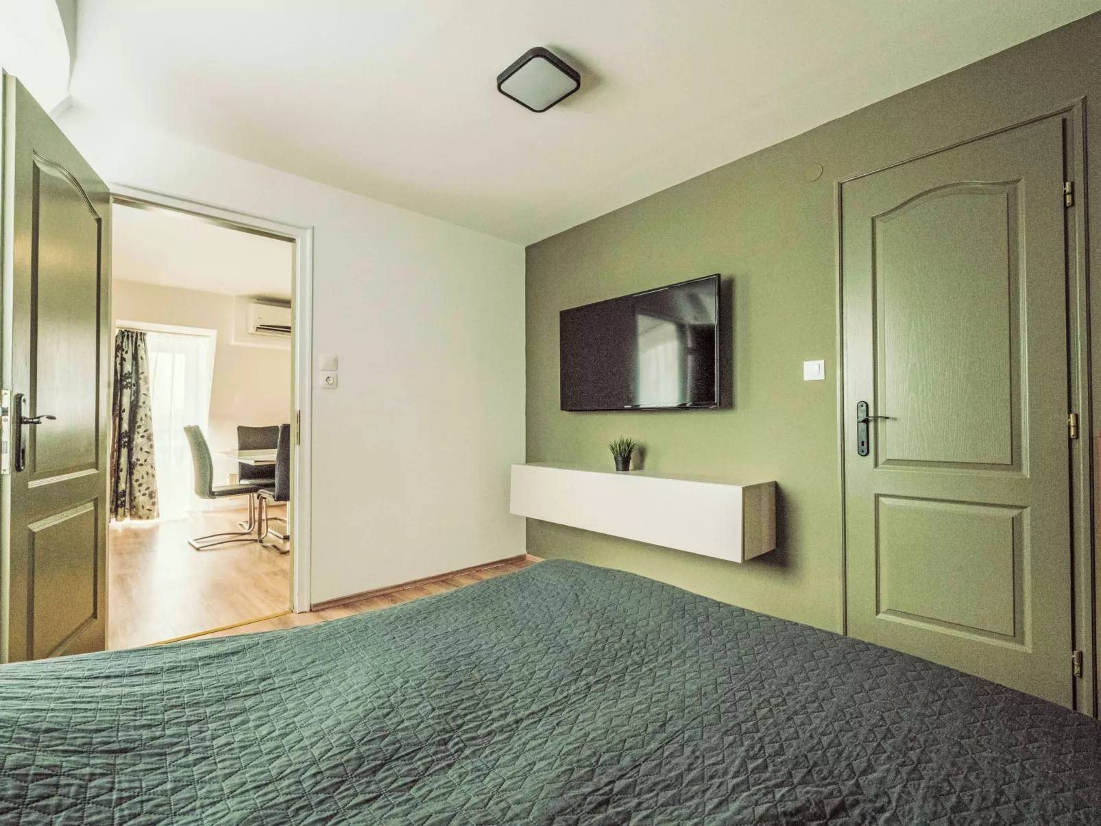 Caesar Apartment mit Terrasse, nahe dem Balaton - Binnen