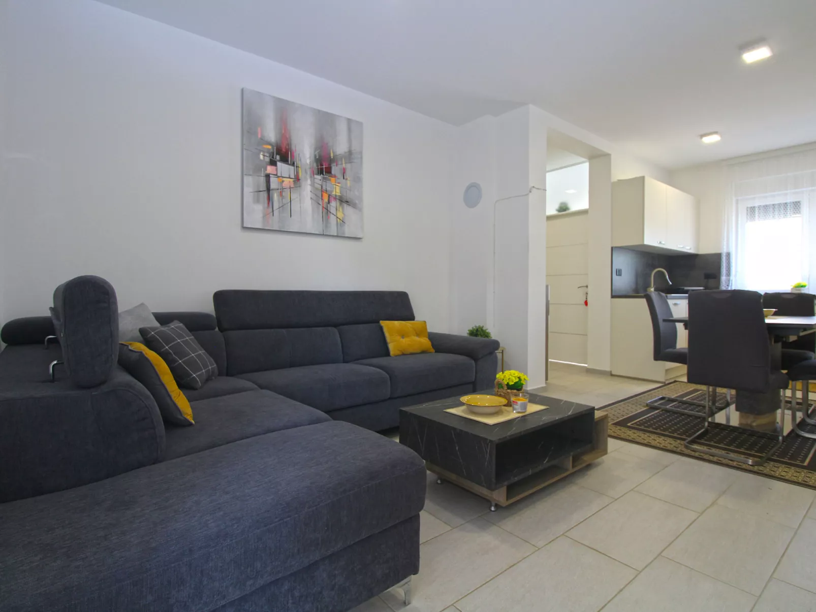 House 2283 - Binnen