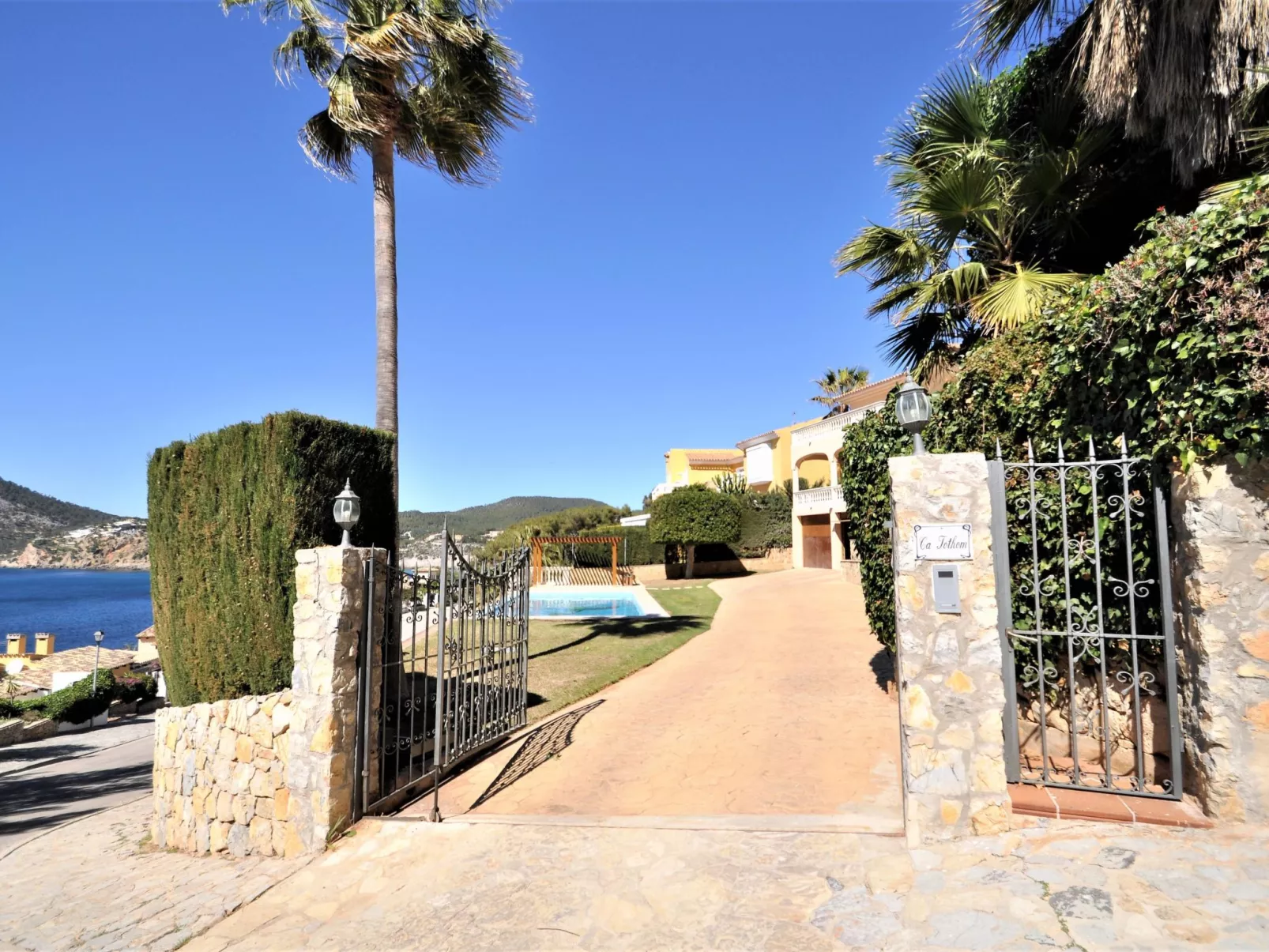Villa CA TOTHOM con vistas al mar Camp de Mar para 8 personas (4 habitaciones) - Buiten