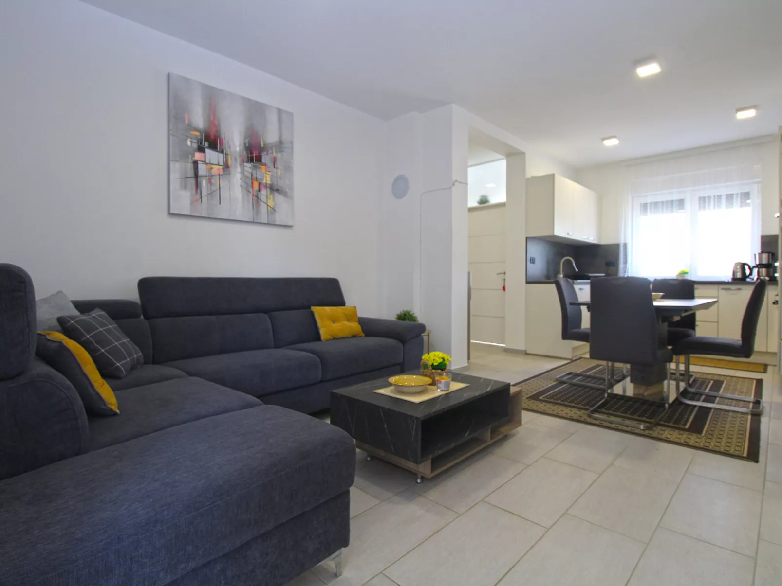 House 2283 - Binnen