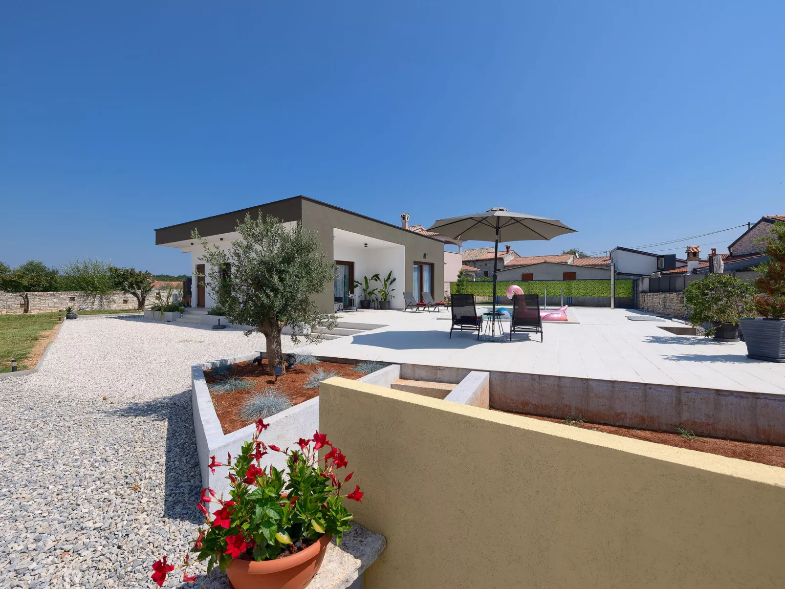 House Bronzin - Buiten
