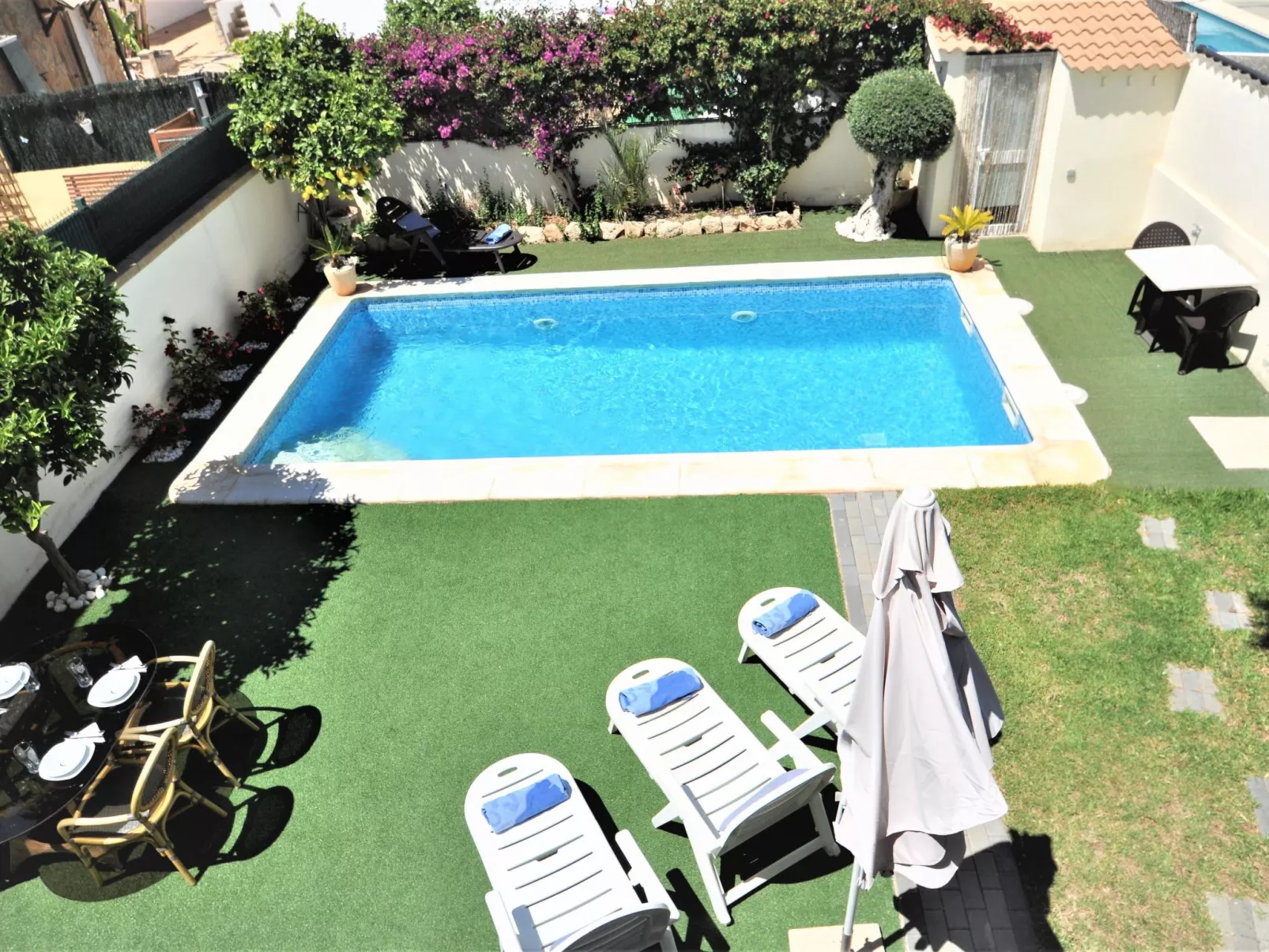 VILLA HUGO Casa en zona residencial tranquila Bahía Grande con Piscina Privada. - Buiten