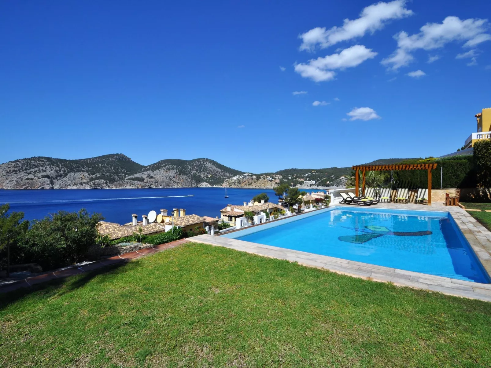 Villa CA TOTHOM con vistas al mar Camp de Mar para 8 personas (4 habitaciones) - Buiten