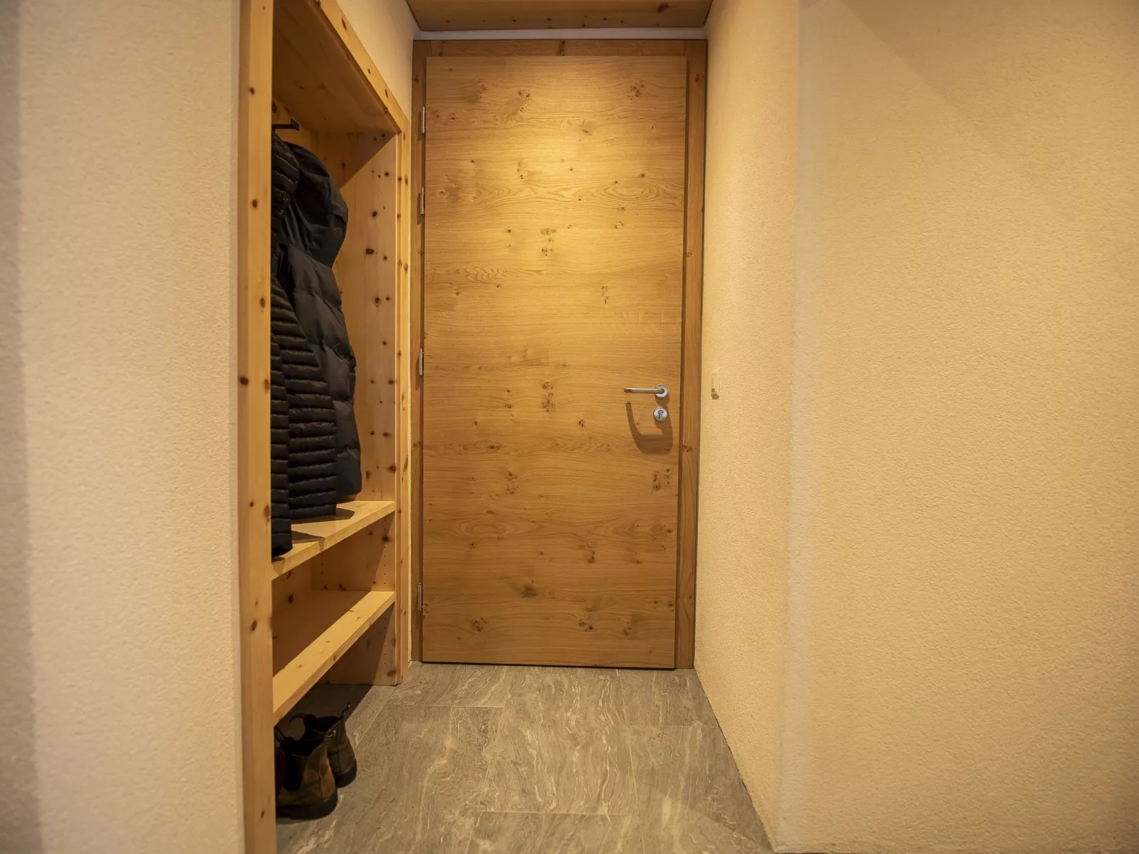 Flem Mountain Lodge, (Flims Waldhaus). Moderne neue 4.5 Ferienwohnung - Binnen