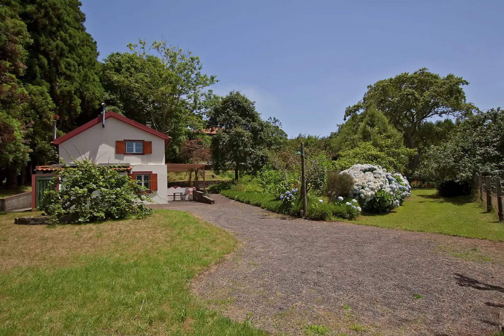 Quinta das Colmeias Cottage-Buitenkant zomer