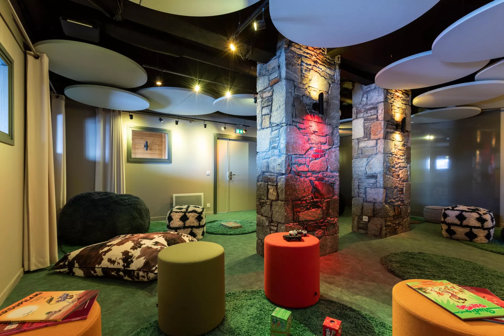 Village Club MMV Plagne 2000  Room for 3 people - Parkfaciliteiten