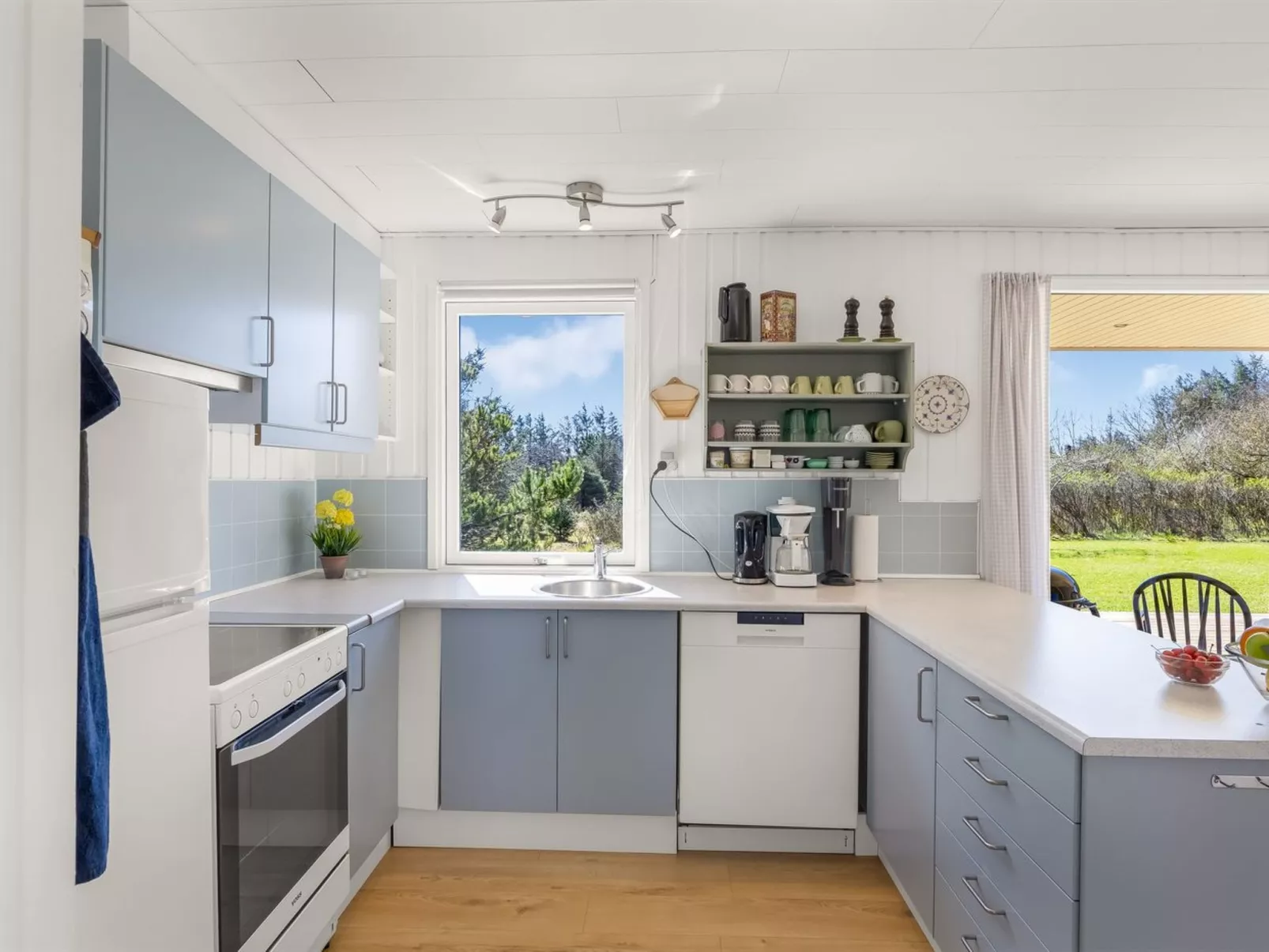 "Toti" - 500m from the sea - Binnen
