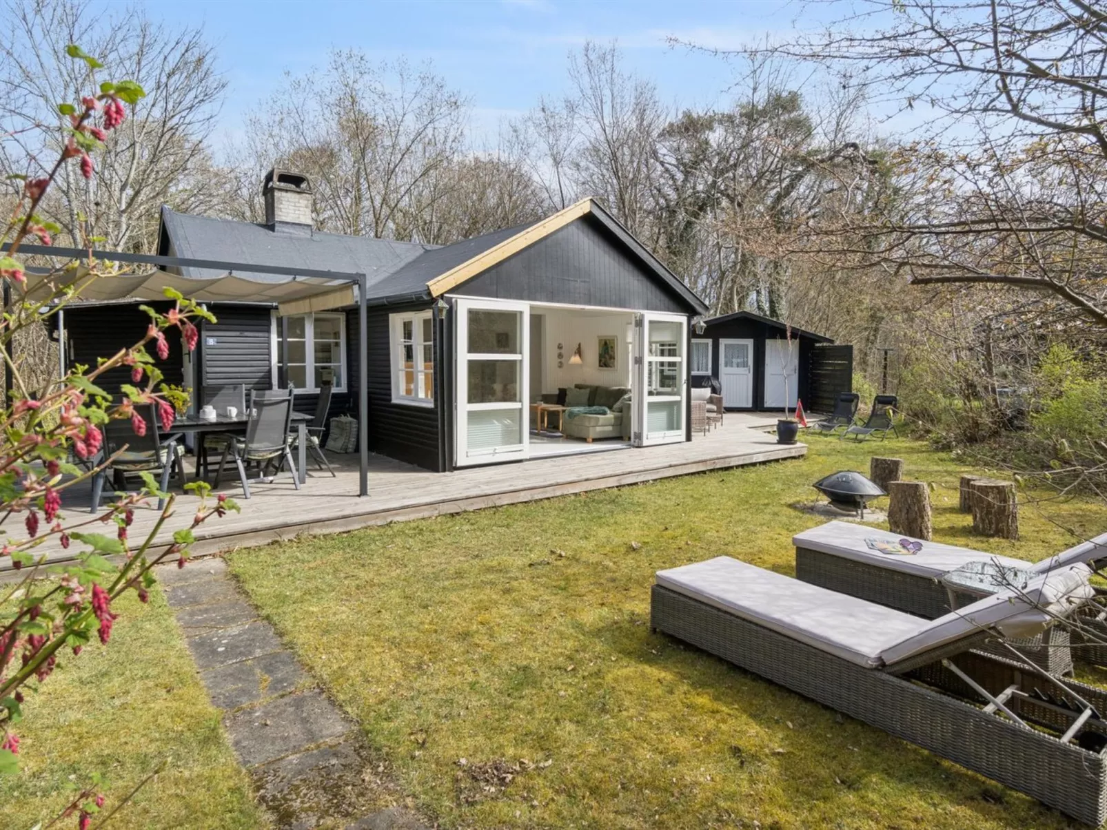 "Lucie" - 50m from the sea - Buiten