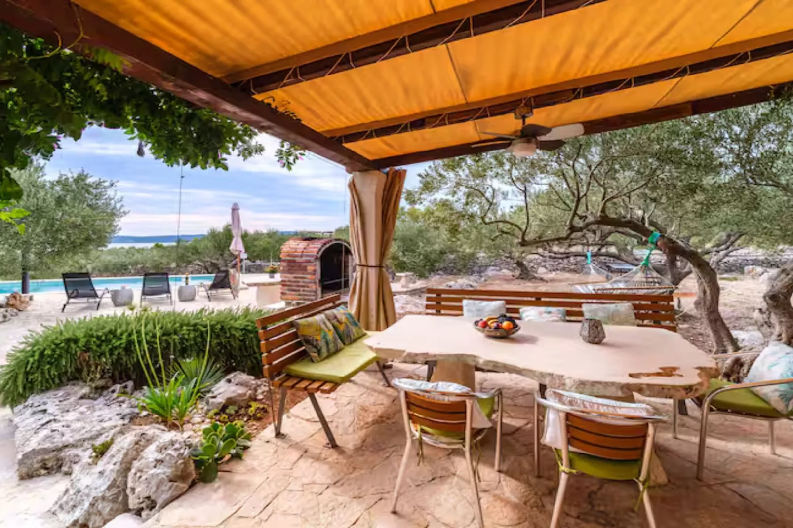 Holiday home House of the Sun - Three Bedroom Holiday Home with Pool - Buitenlucht