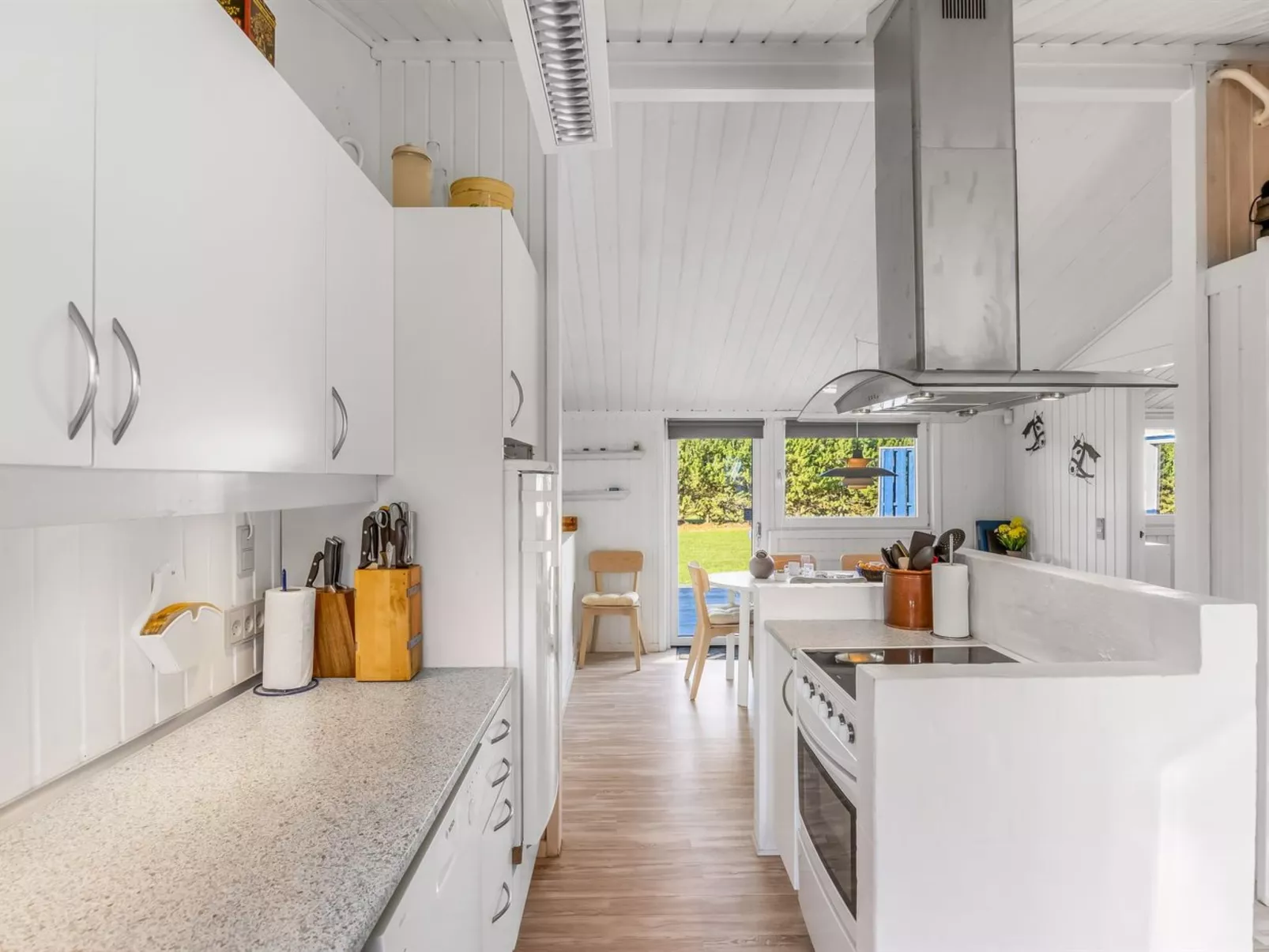 "Nedzad" - 500m from the sea - Binnen