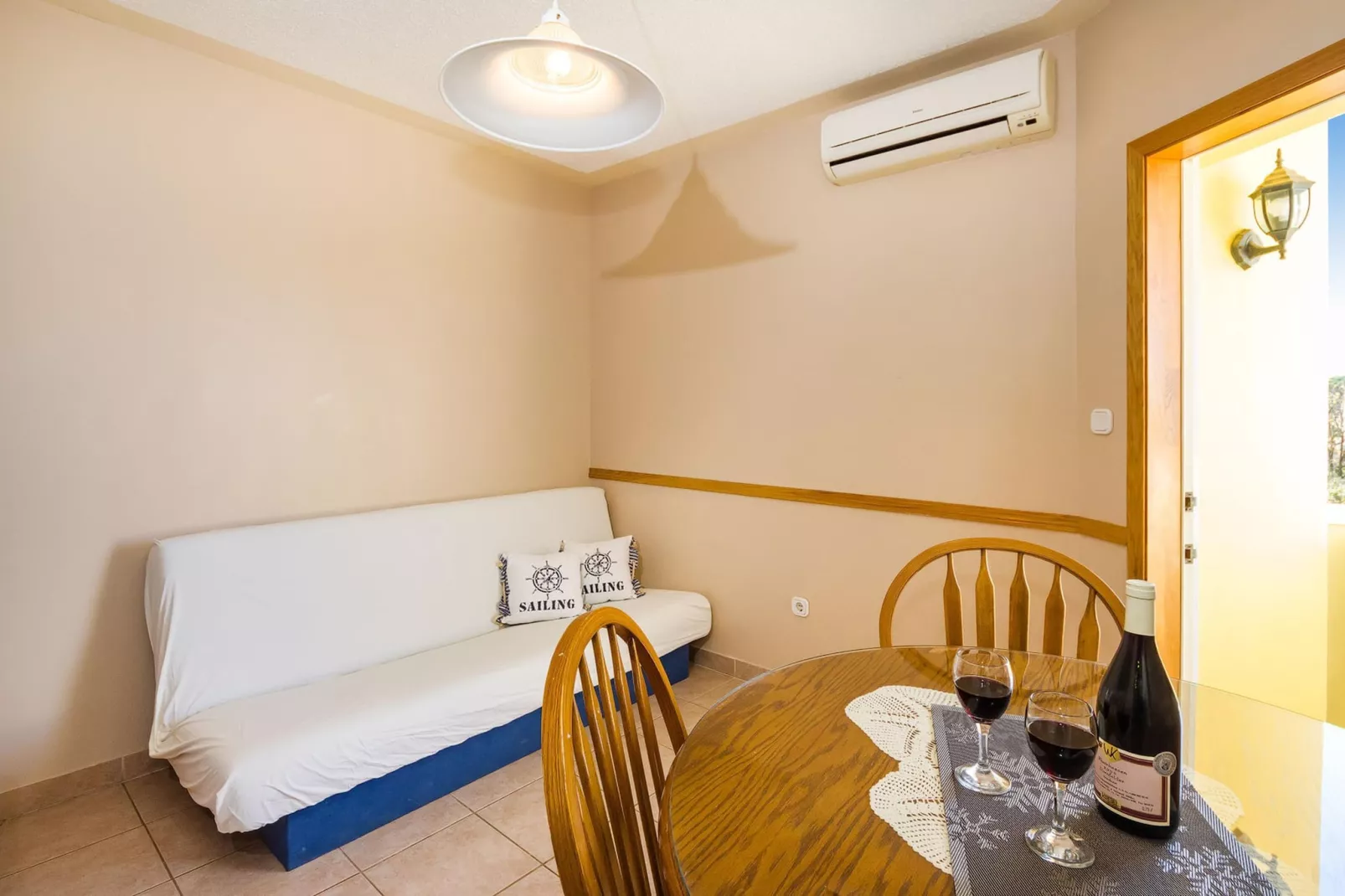 Beachfront apartment Mareo 4 - Woonkamer