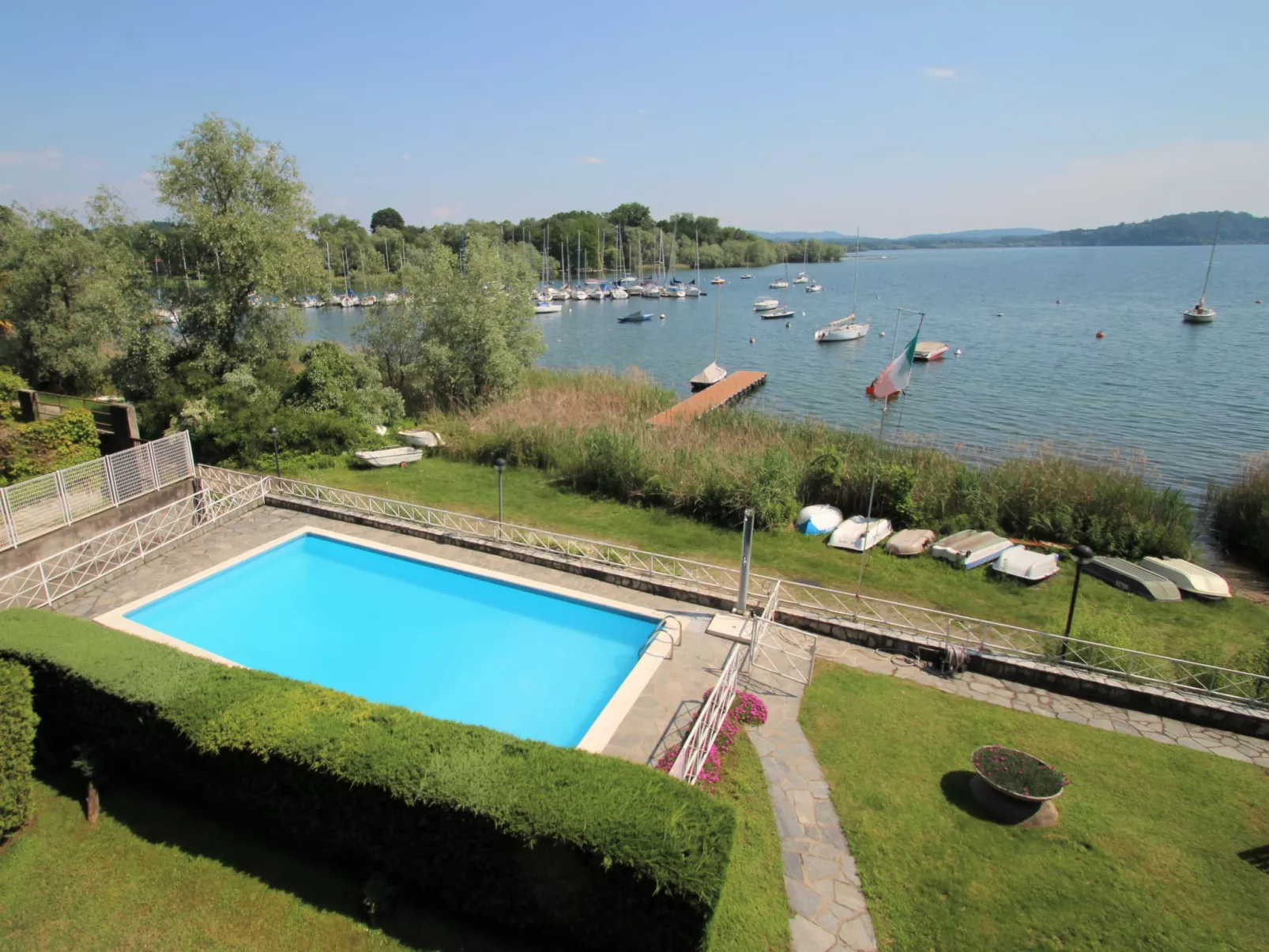 Casa sul lago di Lea-Buiten