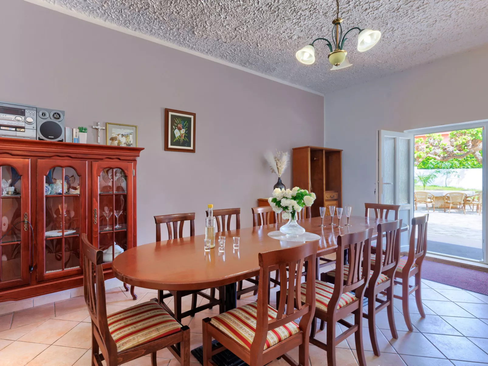Villa Moj Mir-Binnen
