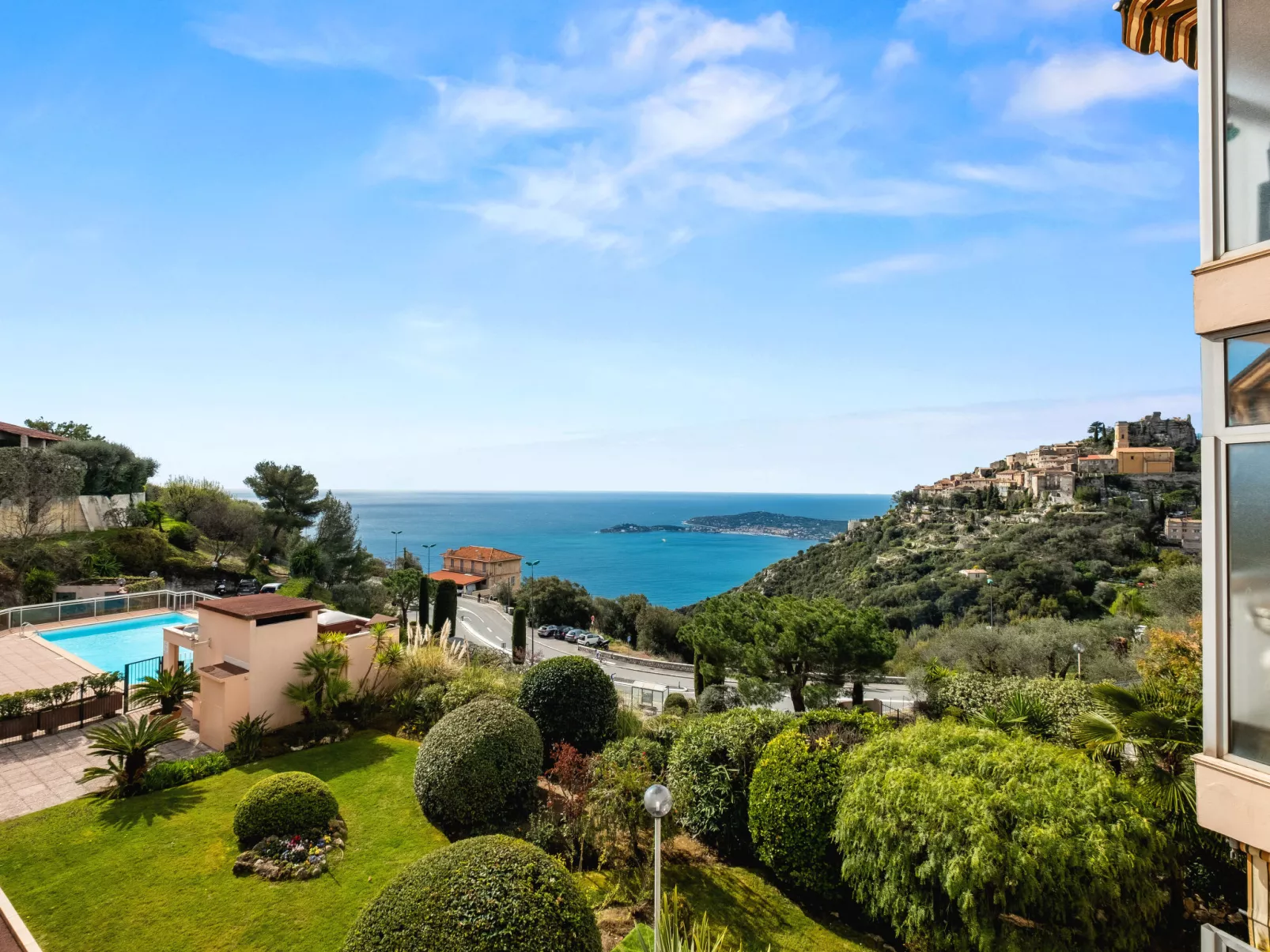 Les Balcons d'Eze-Buiten