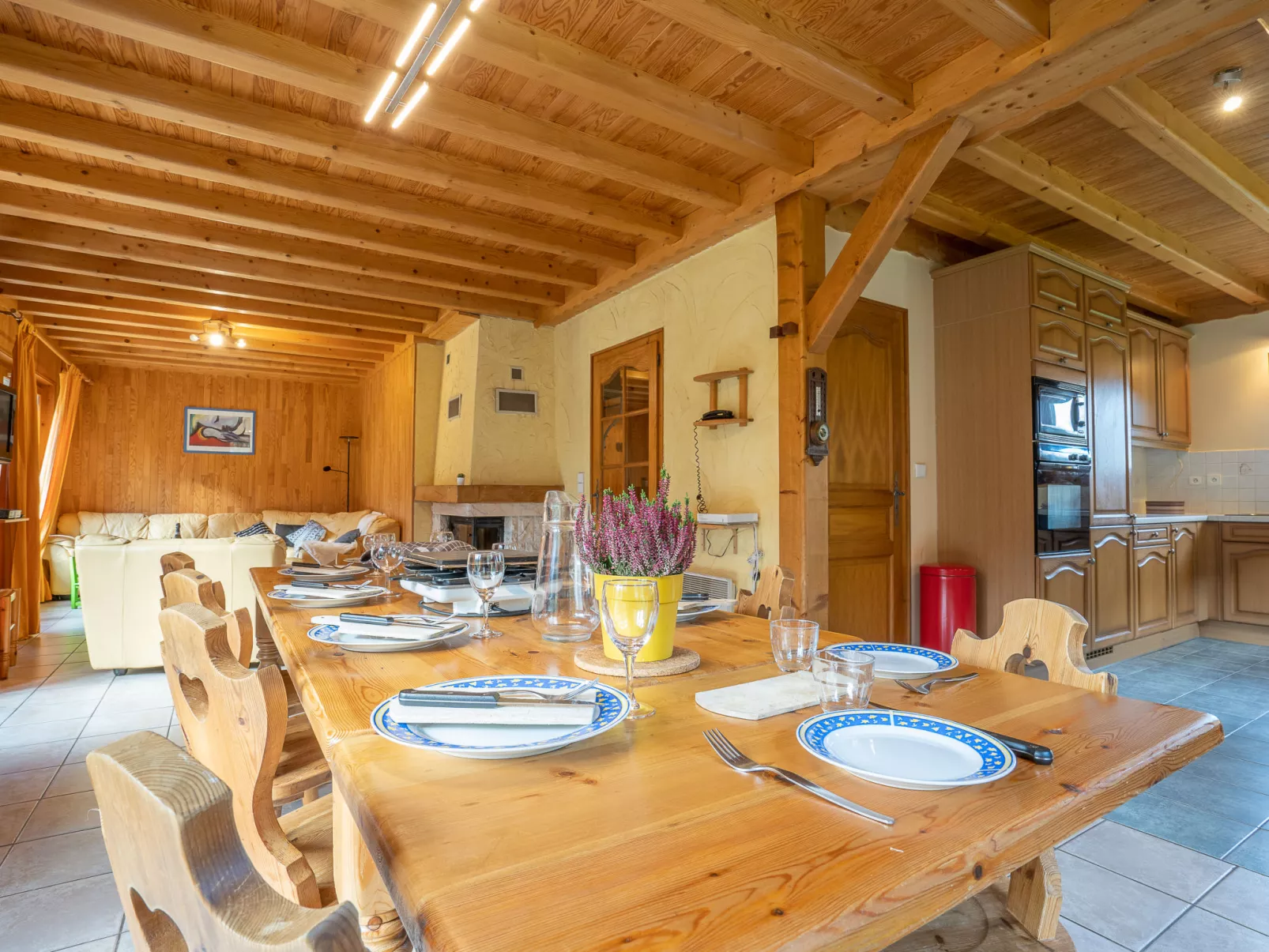 Chalet Mendiaux-Binnen