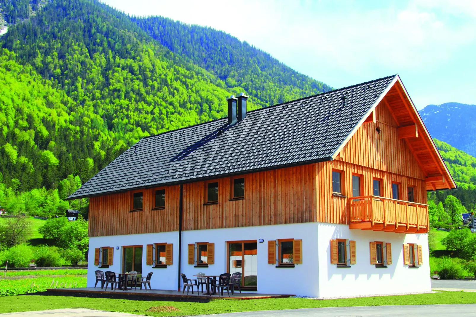 Luxery Salzkammergut Chalet H-Buitenkant zomer