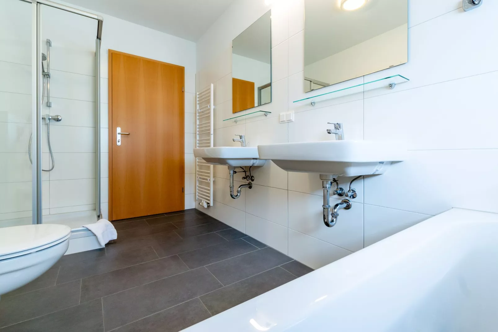 Luxery Salzkammergut Chalet H-Badkamer
