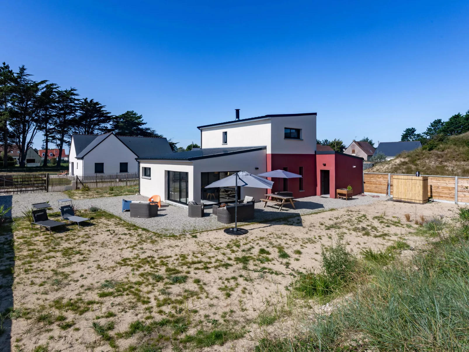 La Dune-Buiten