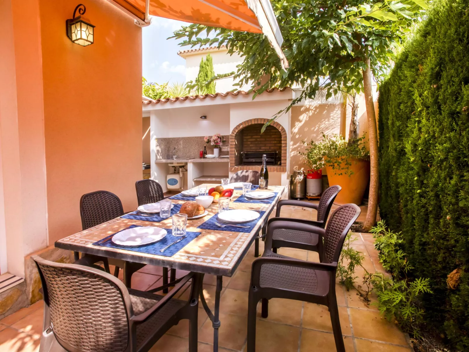 Casa Larauri Oliva Nova-Binnen