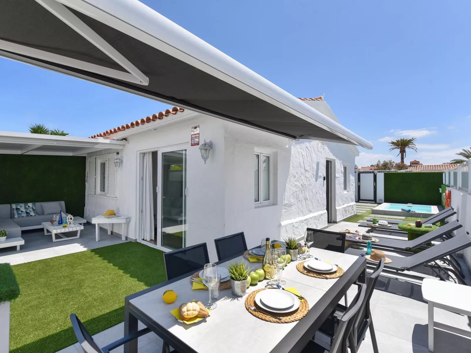 Bungalow Macaronesia-Buiten