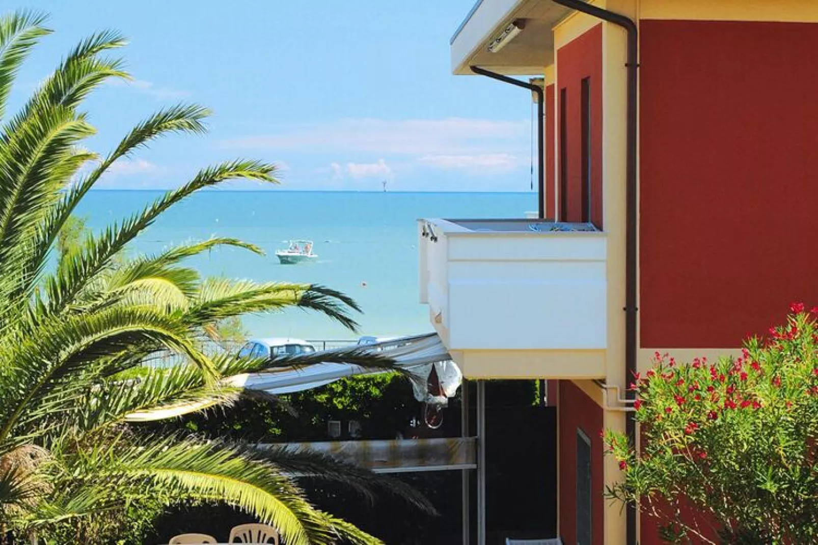 Residence Silville Silvi Marina Trilo-Buitenkant zomer