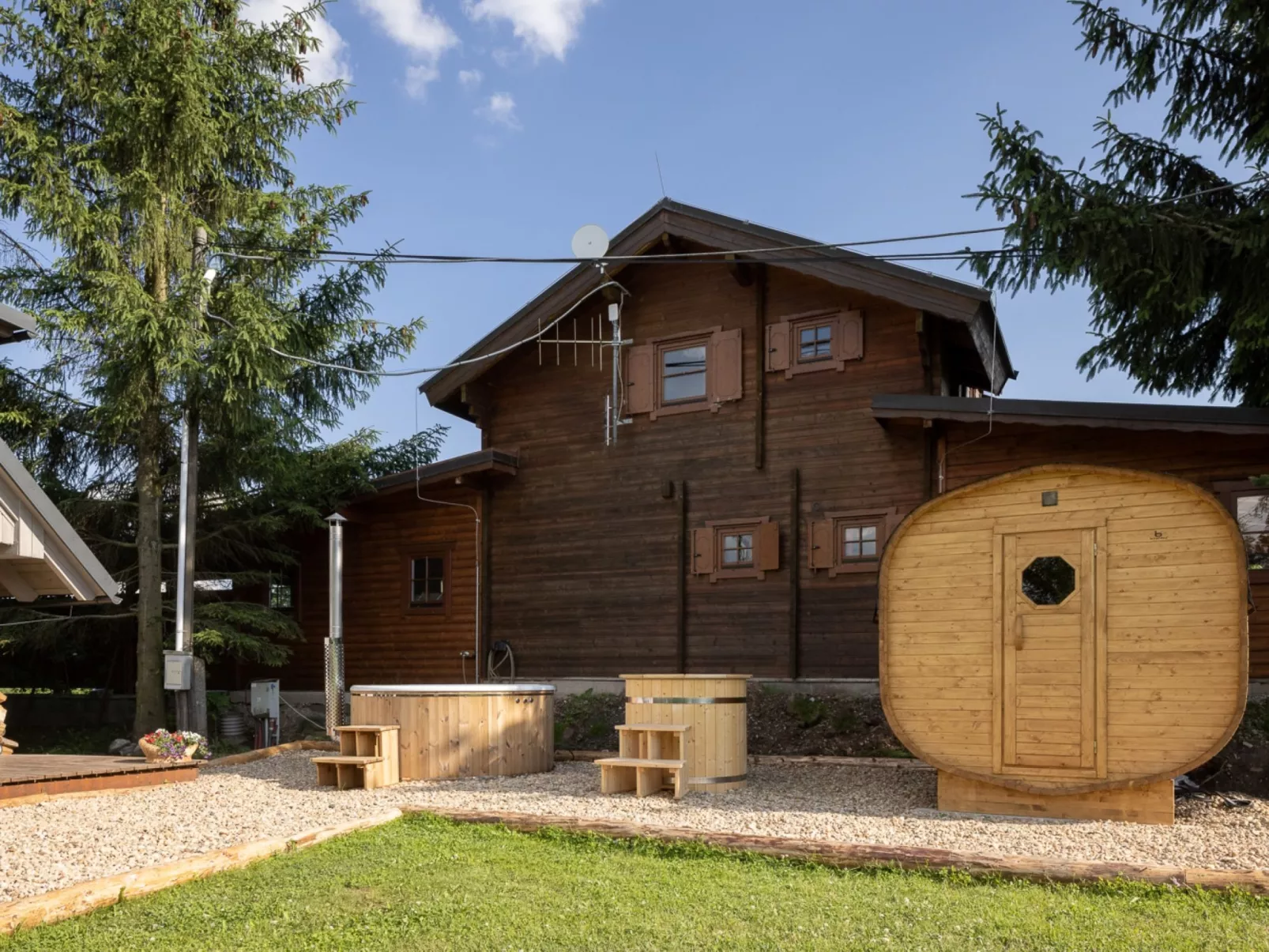 Pod Liščím kopcem 6+4-Buiten