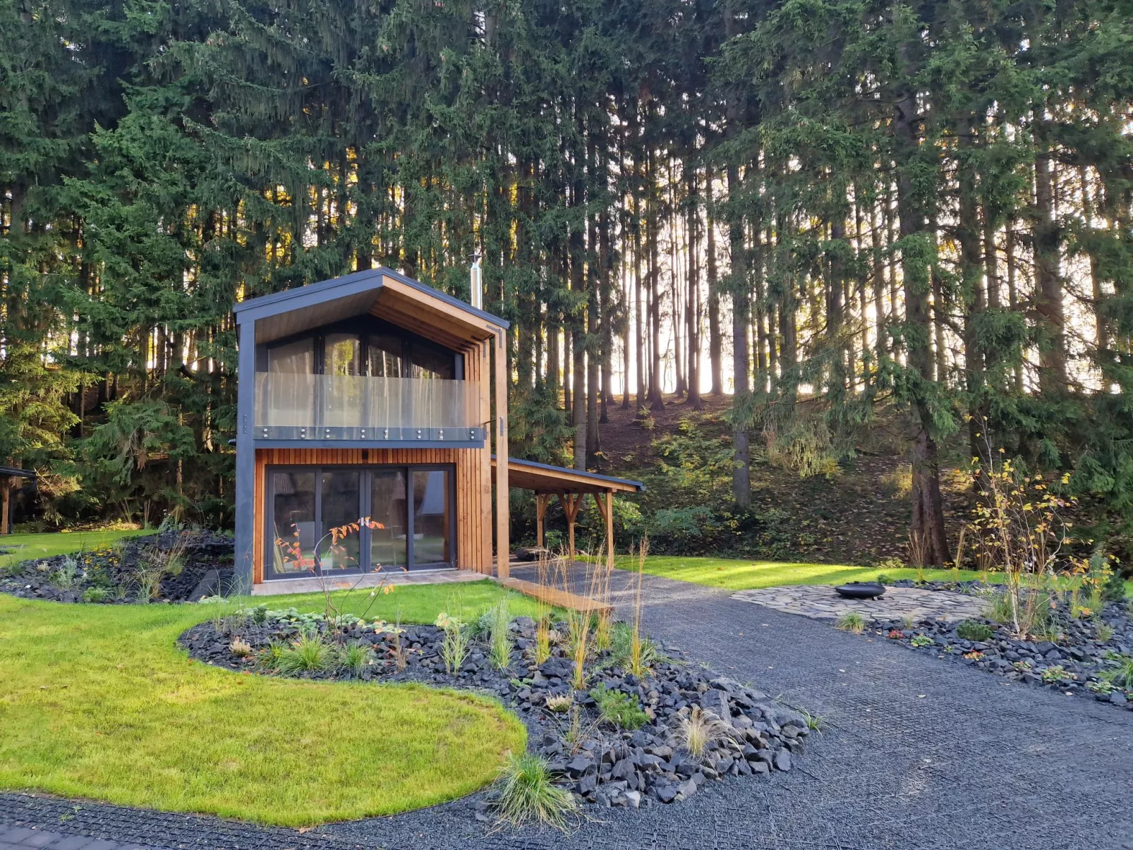 Luxe Timber Lodge & Pet Retreat