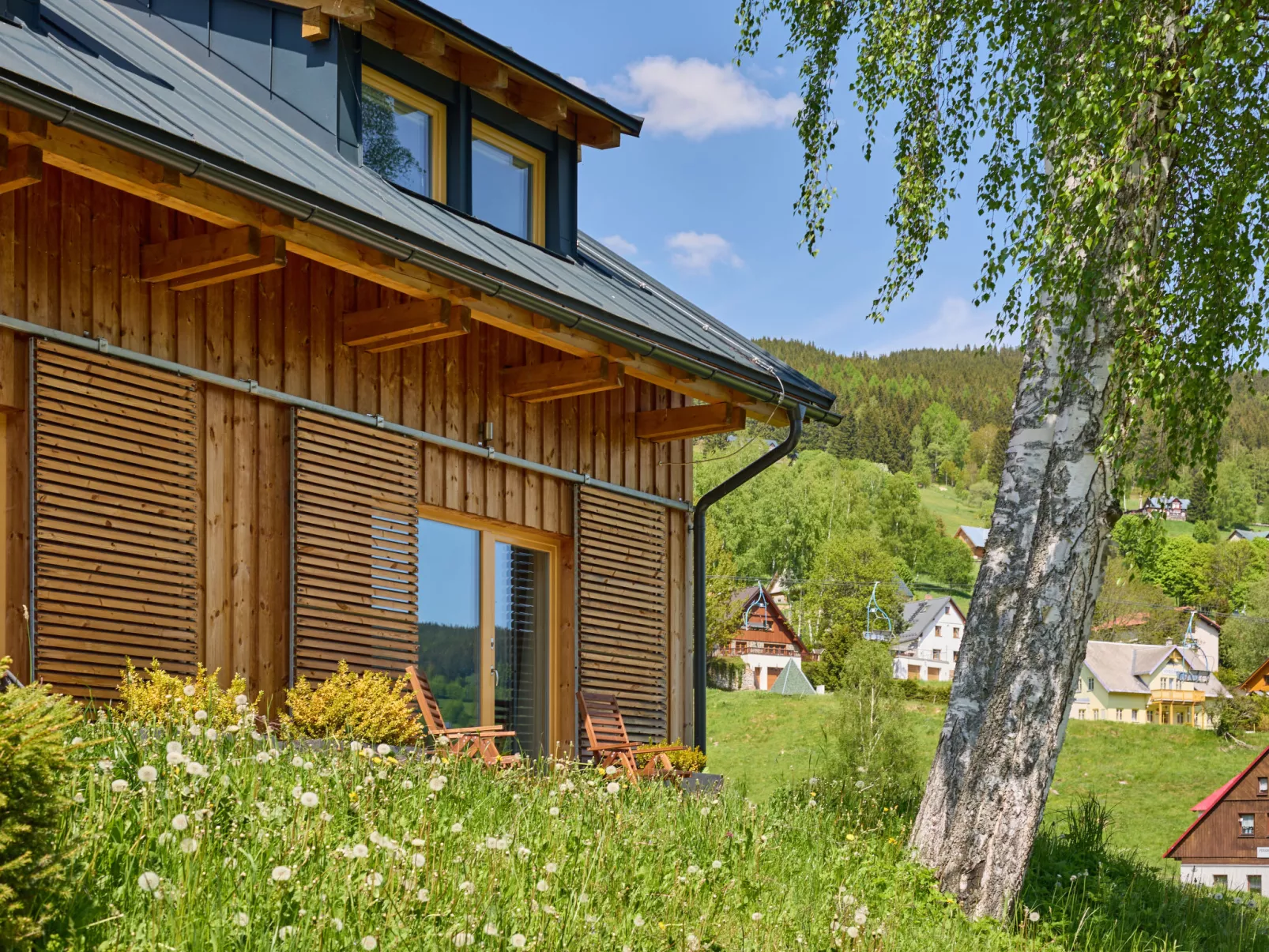 Ski-In Ski-Out Mountain Duplex Portášky3-Buiten