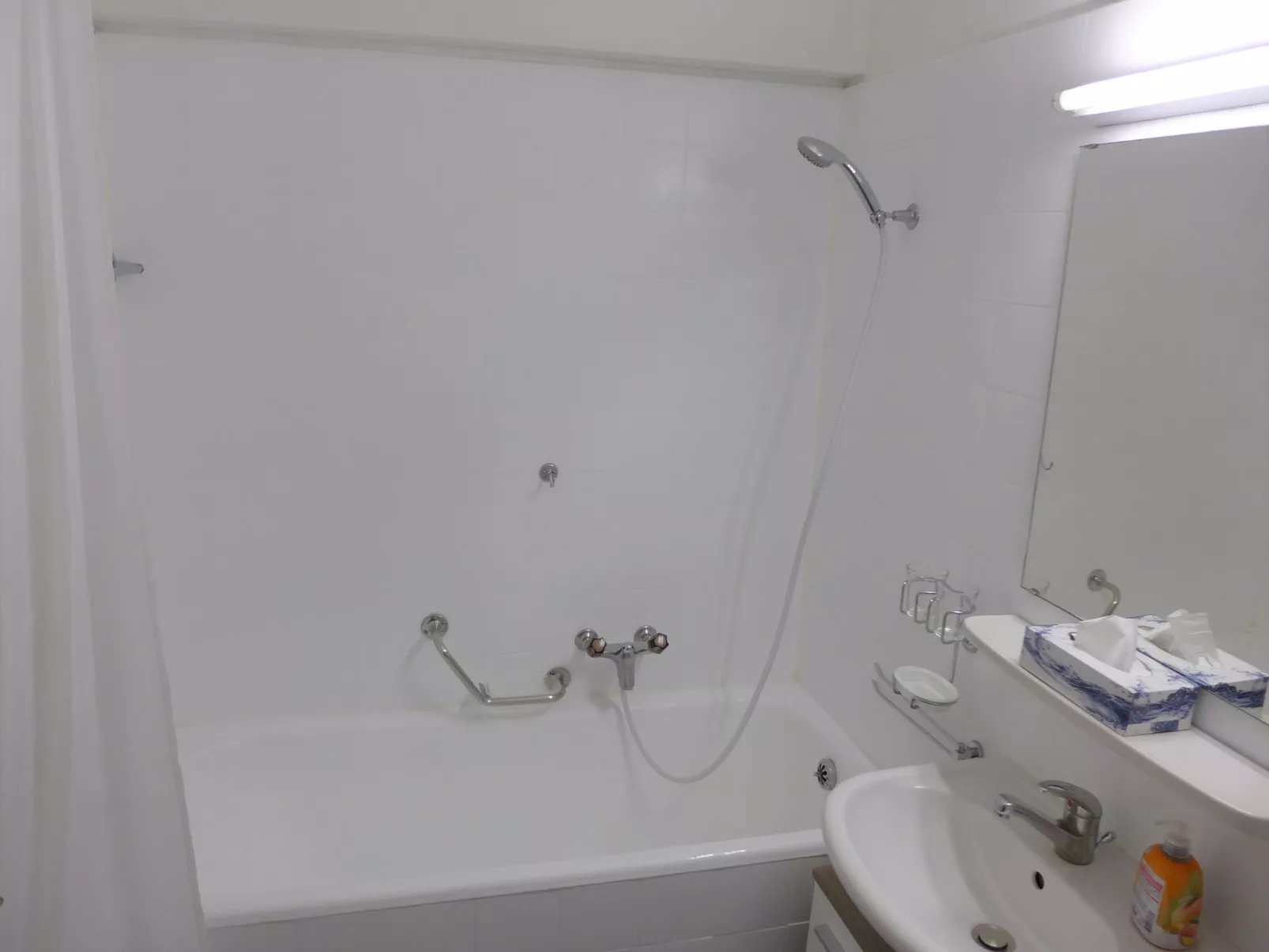 Farinet B 13-Binnen