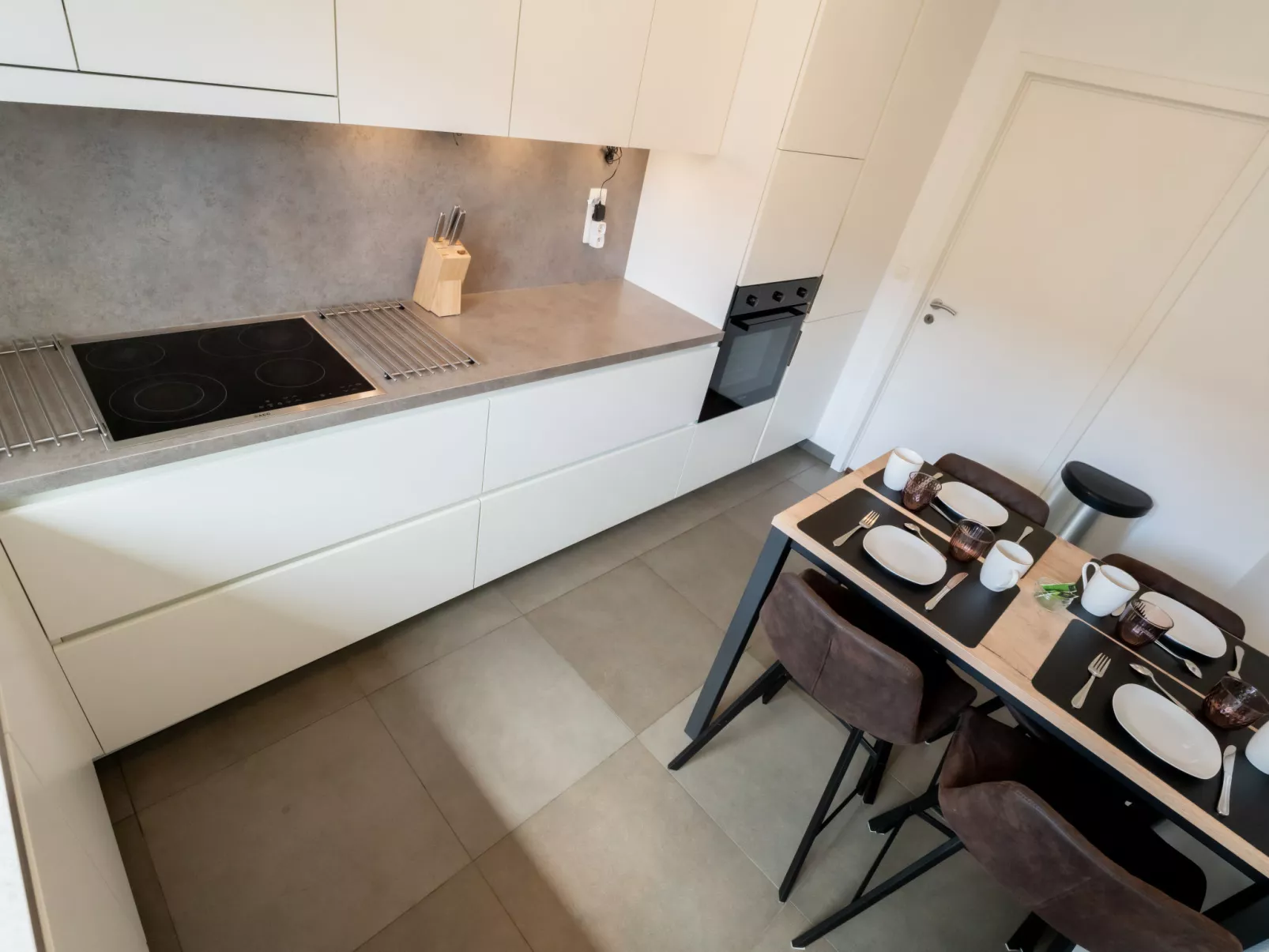 Philemon with parking-Binnen