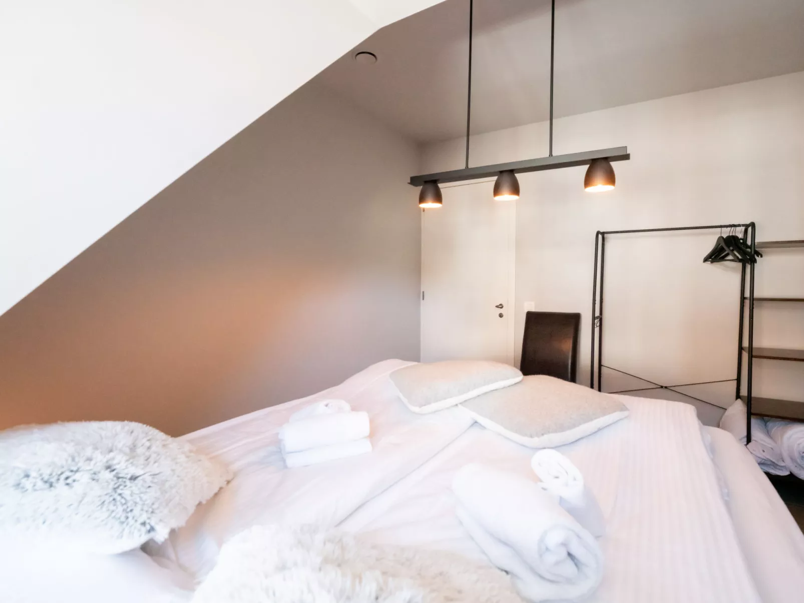 Rochusview.be with parking and terrace-Binnen