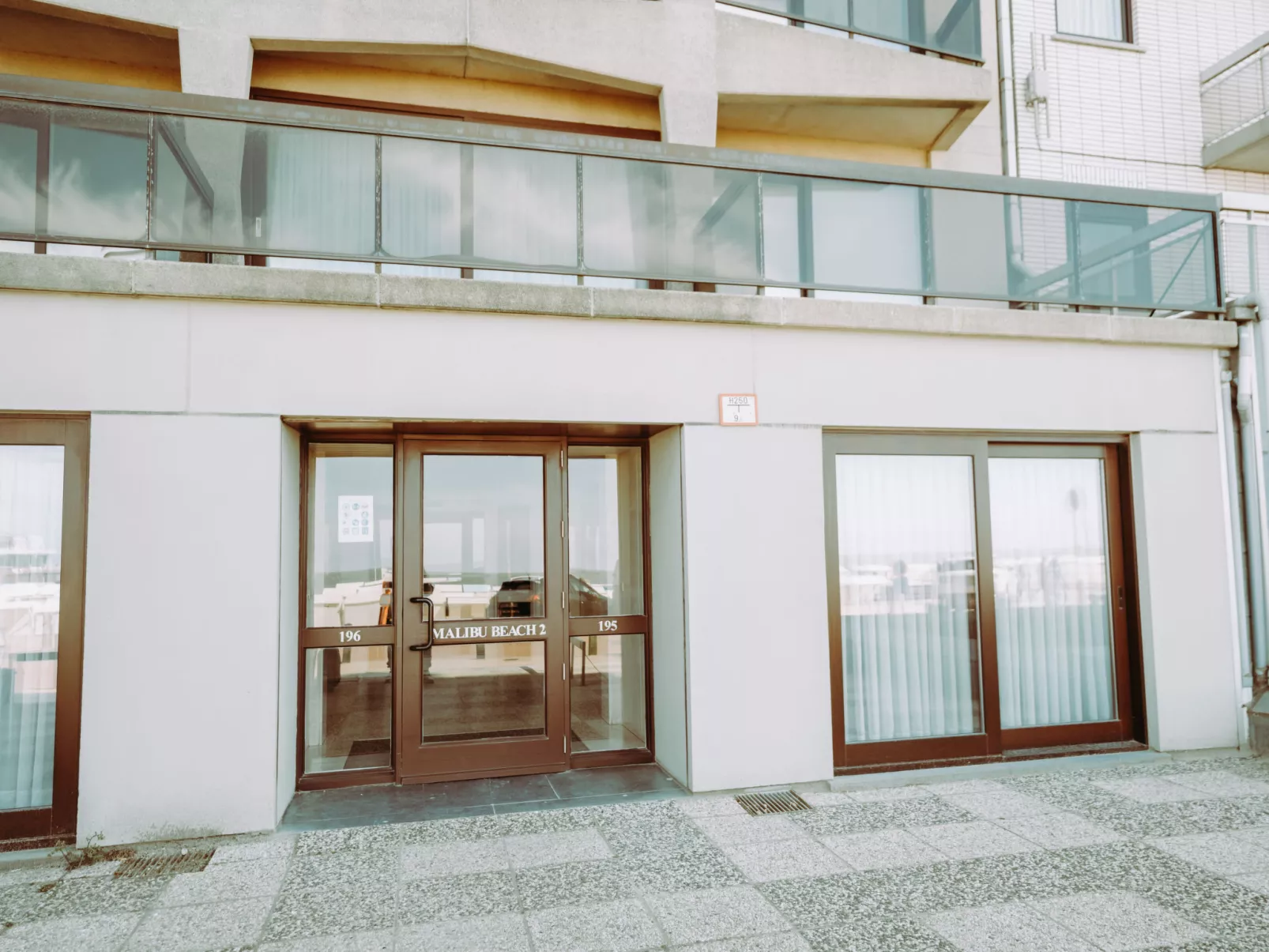 Pacific with parking and sea view-Buiten