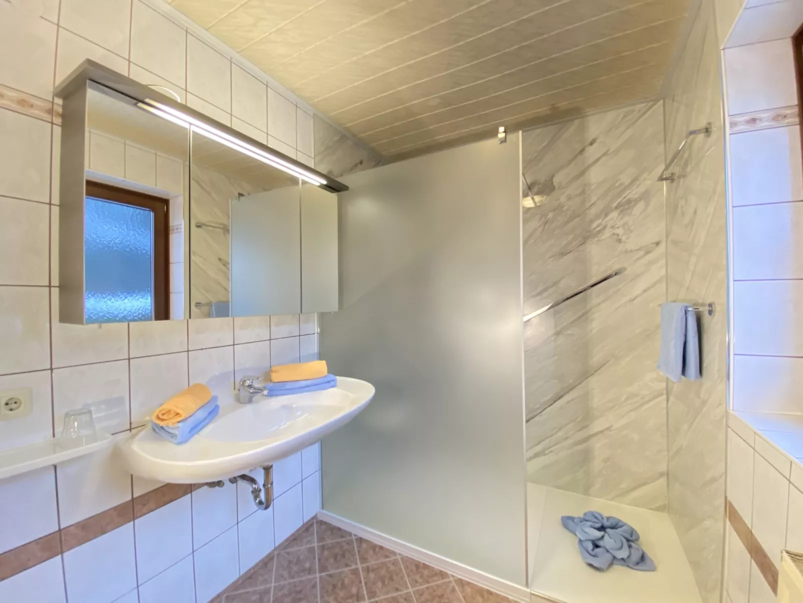 INT4 - 2 Zimmer max. 5 Personen A3-Binnen