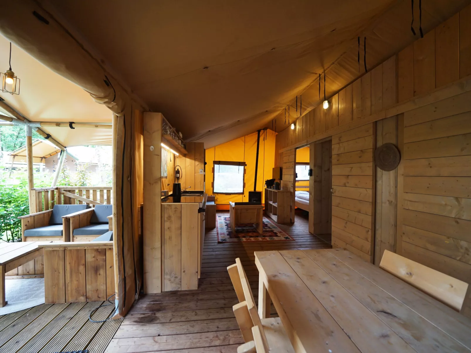 Lodgetent 4-Binnen