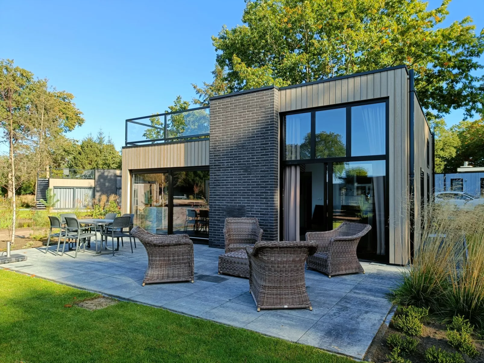 Cube Elite 6-Buiten
