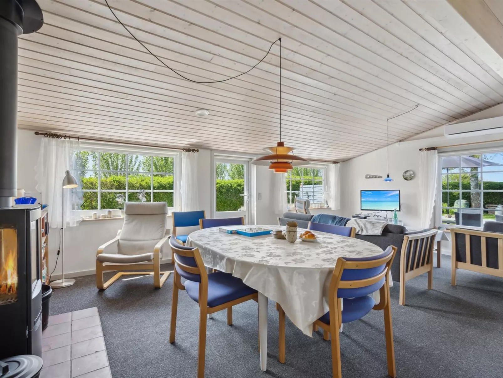 "Amy" - 150m from the sea-Binnen