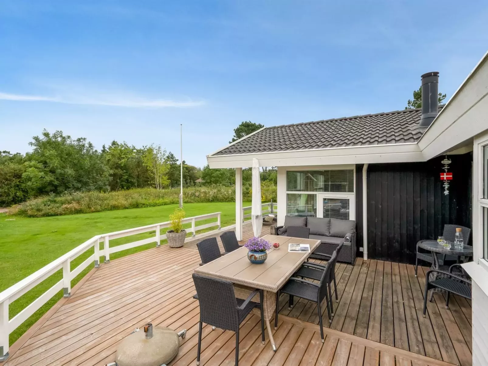 "Sviðandi" - 1.5km from the sea-Buiten