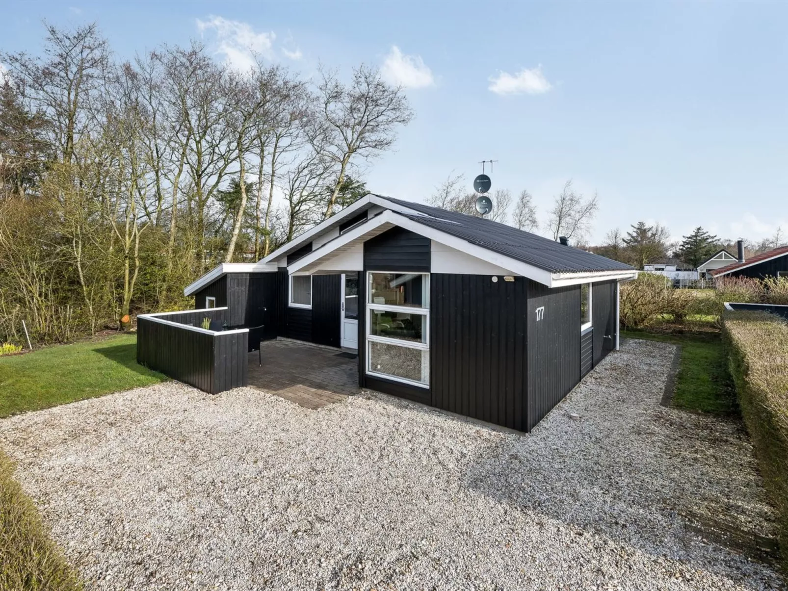 "Marten" - 1.2km to the inlet-Buiten