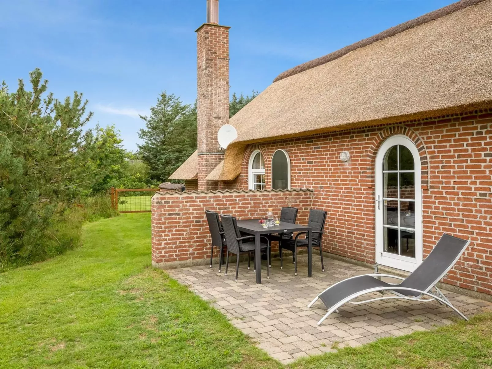 "Pasi" - 1.2km from the sea-Buiten