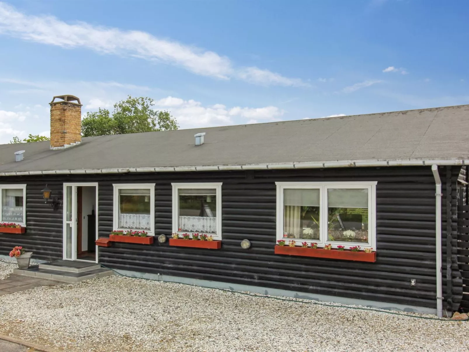 "Ellanor" - 1.4km from the sea-Buiten