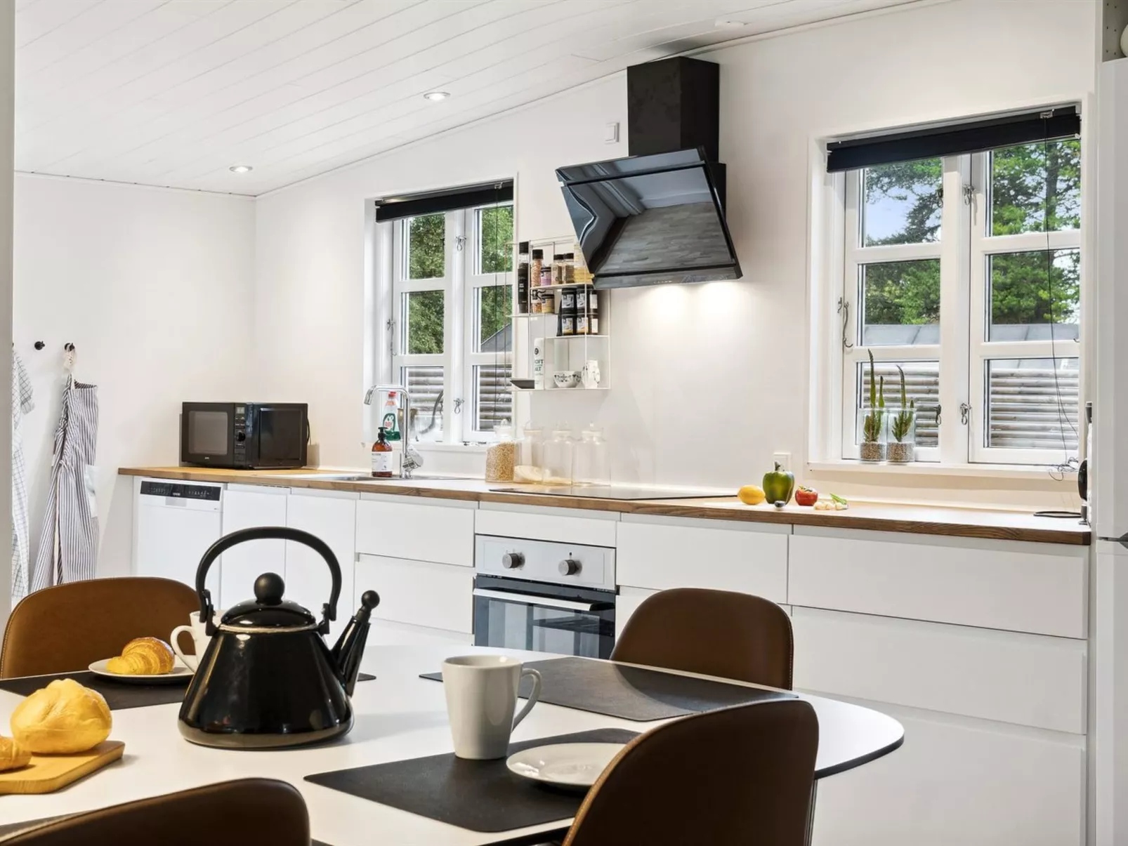 "Merilin" - 300m from the sea-Binnen