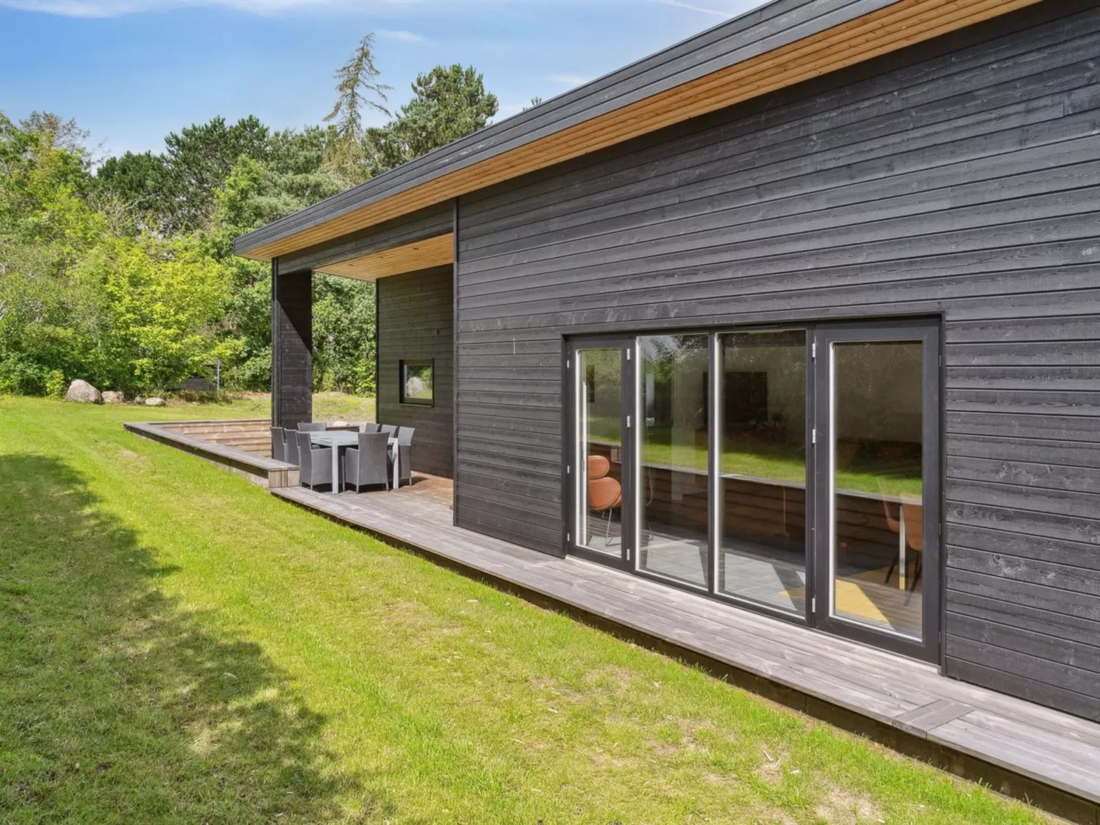 "Vesa" - 2.4km from the sea-Buiten