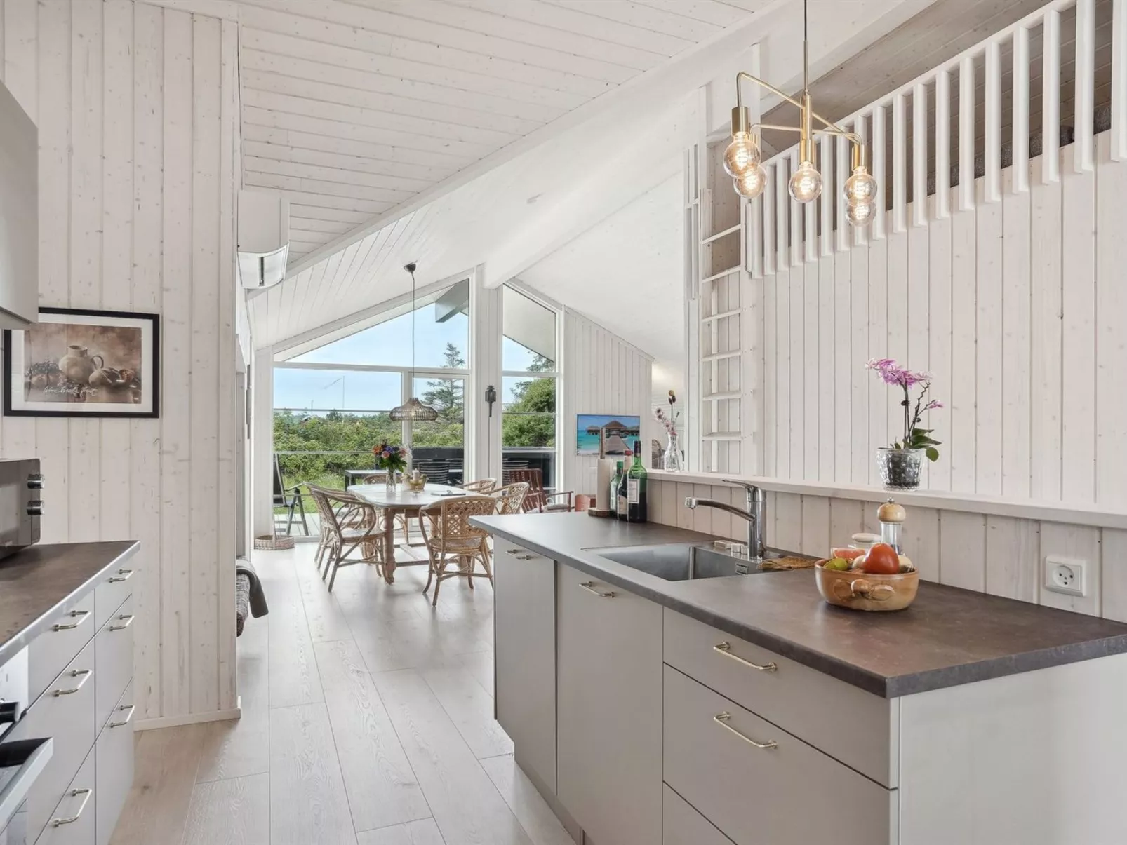 "Annvy" - 400m from the sea-Binnen