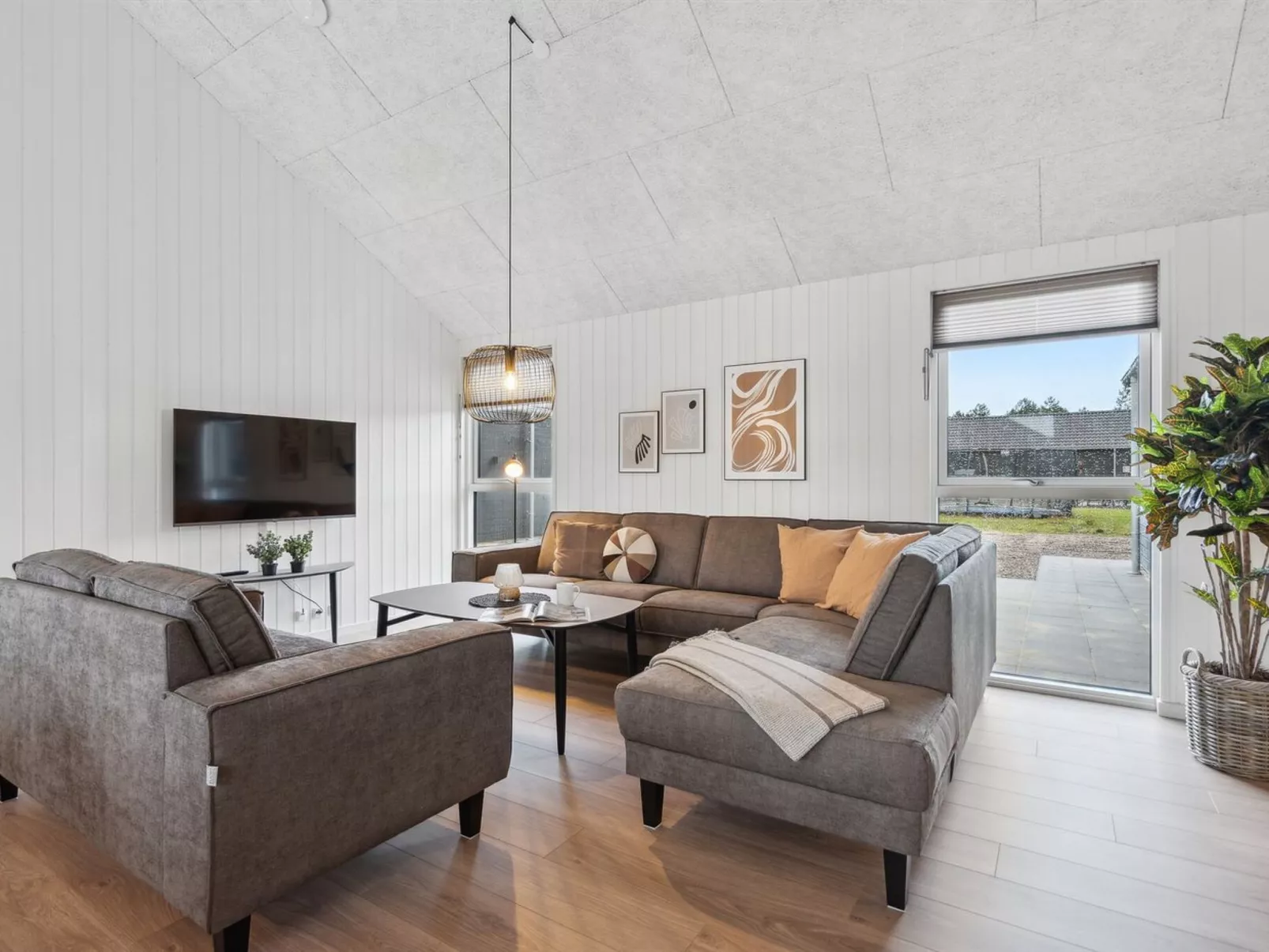 "Lana" - 4km from the sea-Binnen
