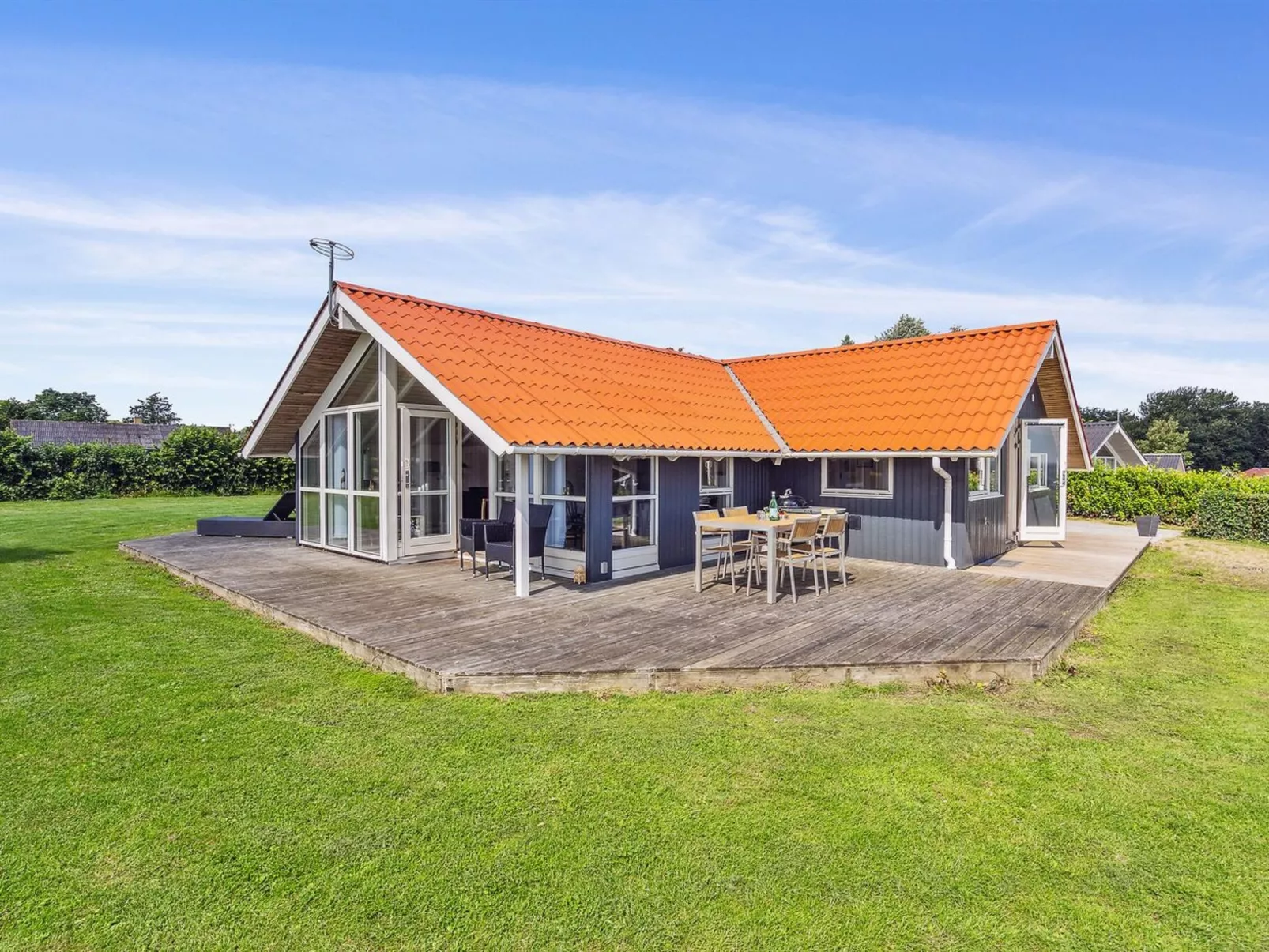 "Aarne" - 300m from the sea-Binnen