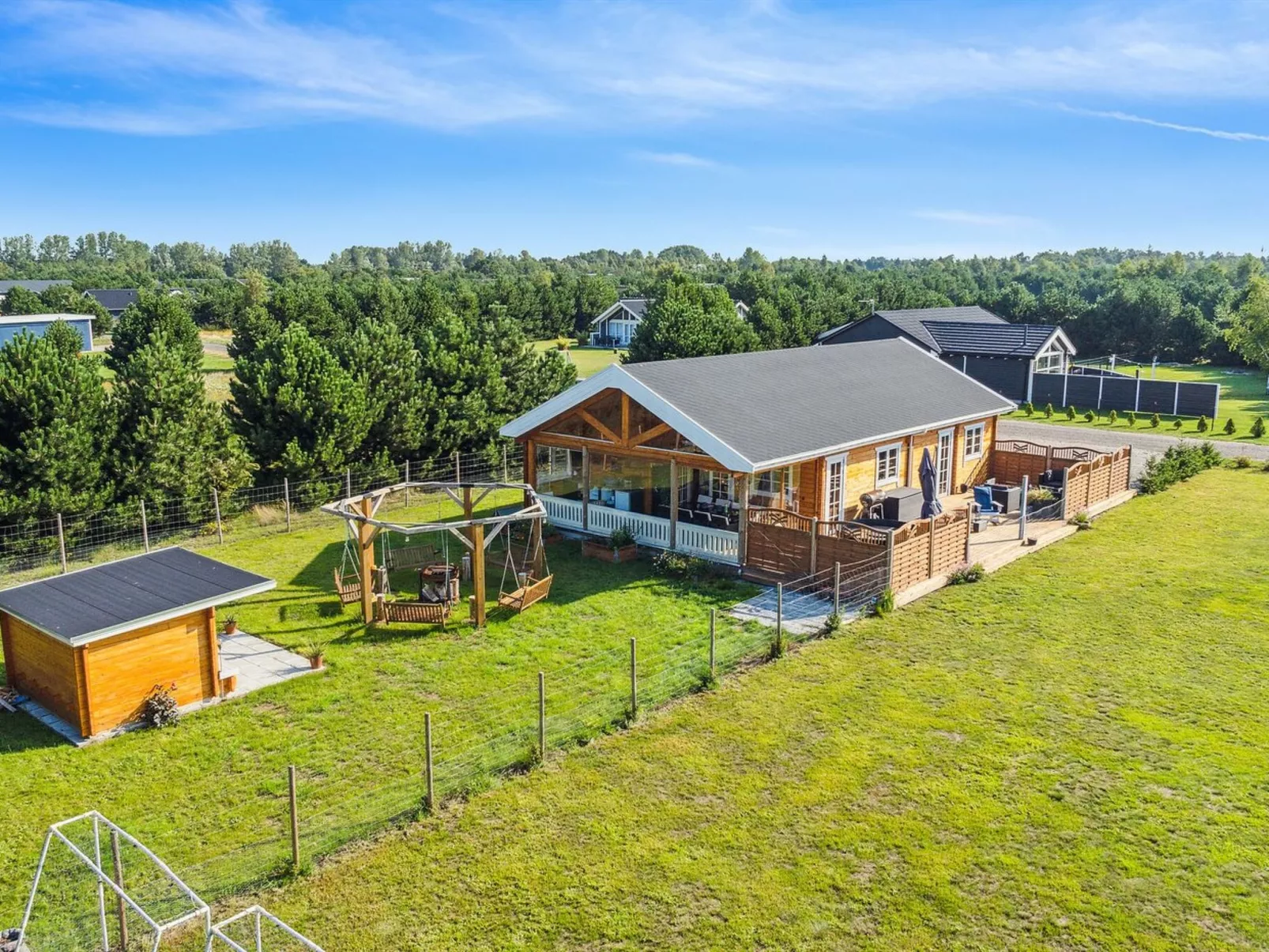 "Vicktoria" - 1.5km from the sea-Binnen