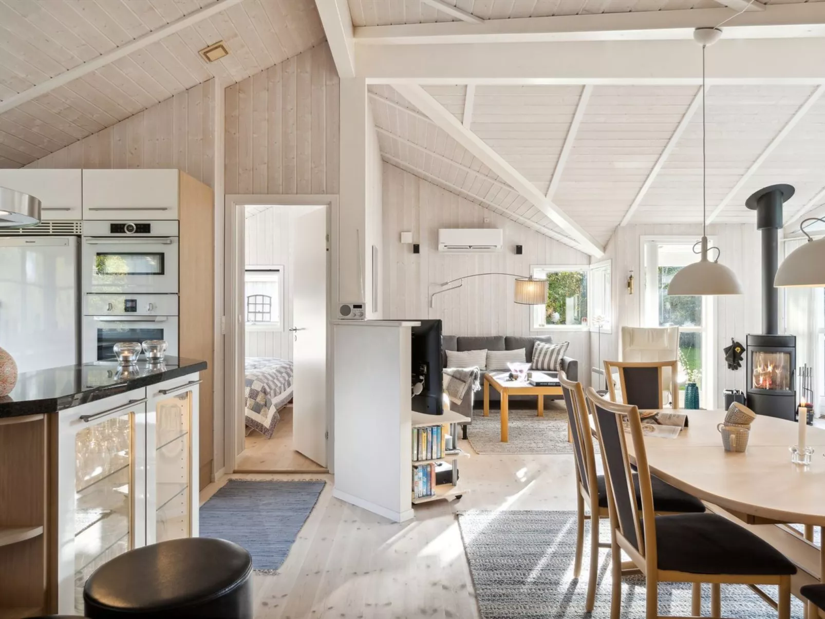 "Hilaria" - 1.4km from the sea-Binnen