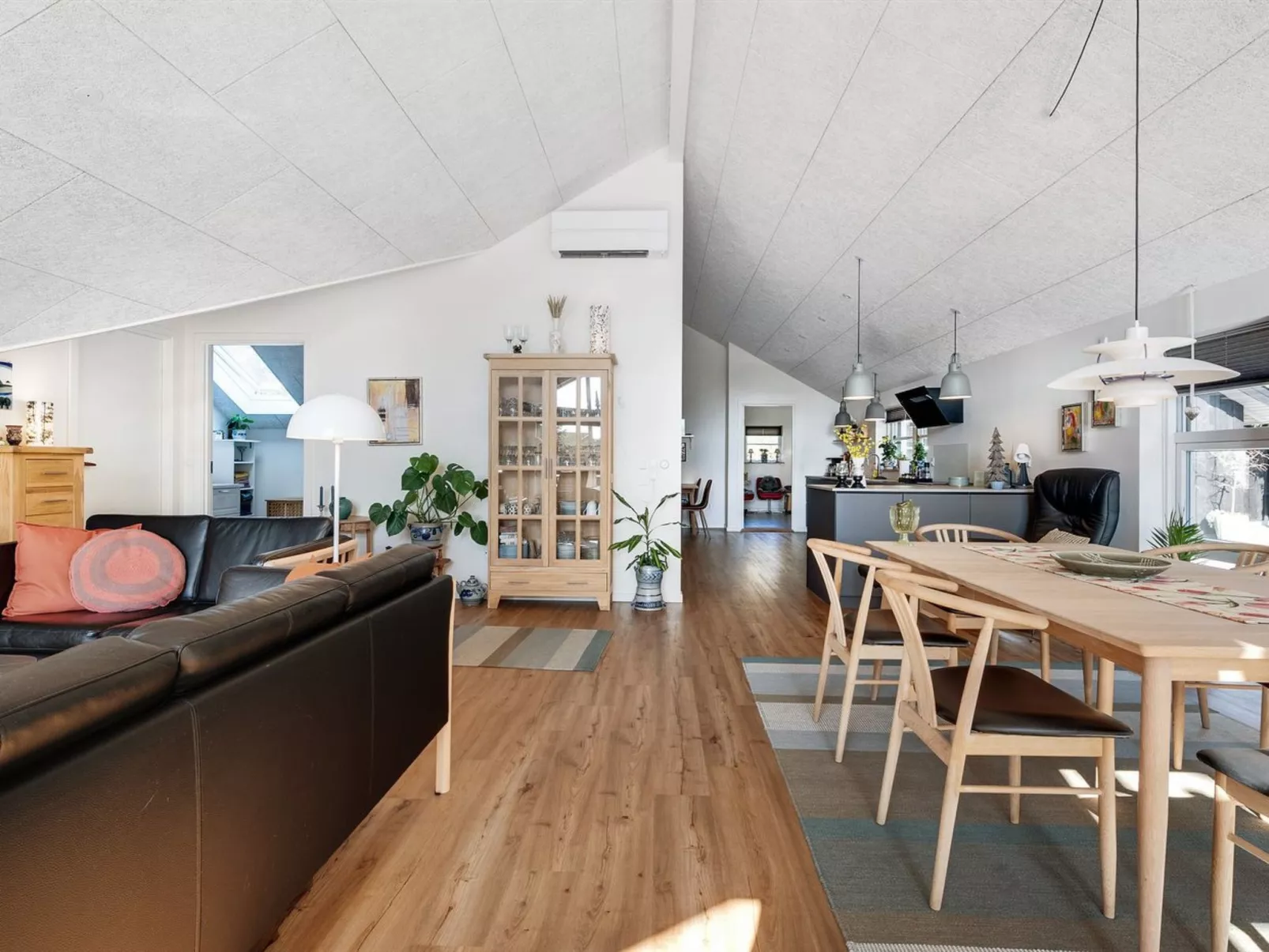 "Roska" - 1.3km from the sea-Binnen