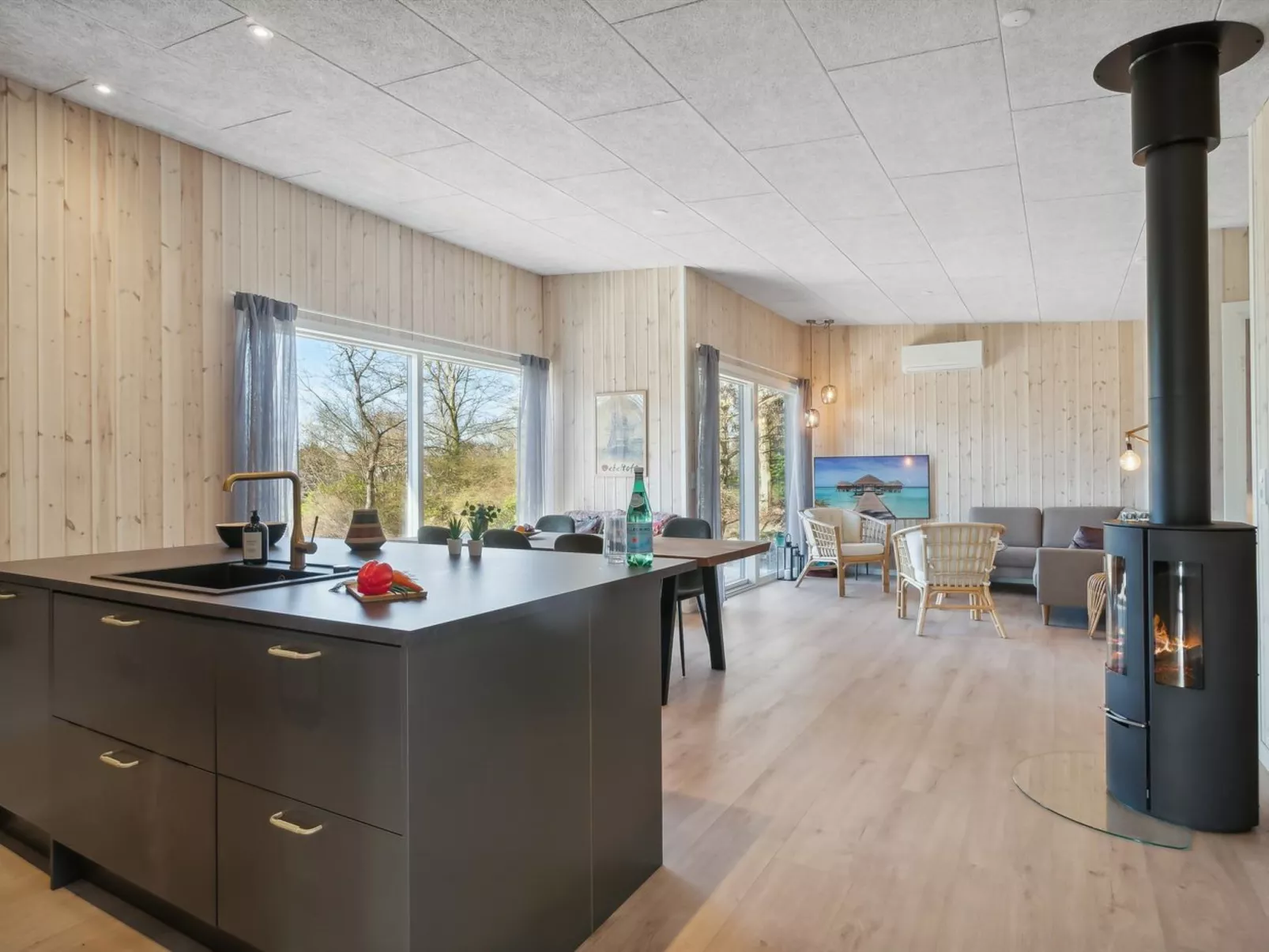 "Filip" - 1.2km from the sea-Binnen