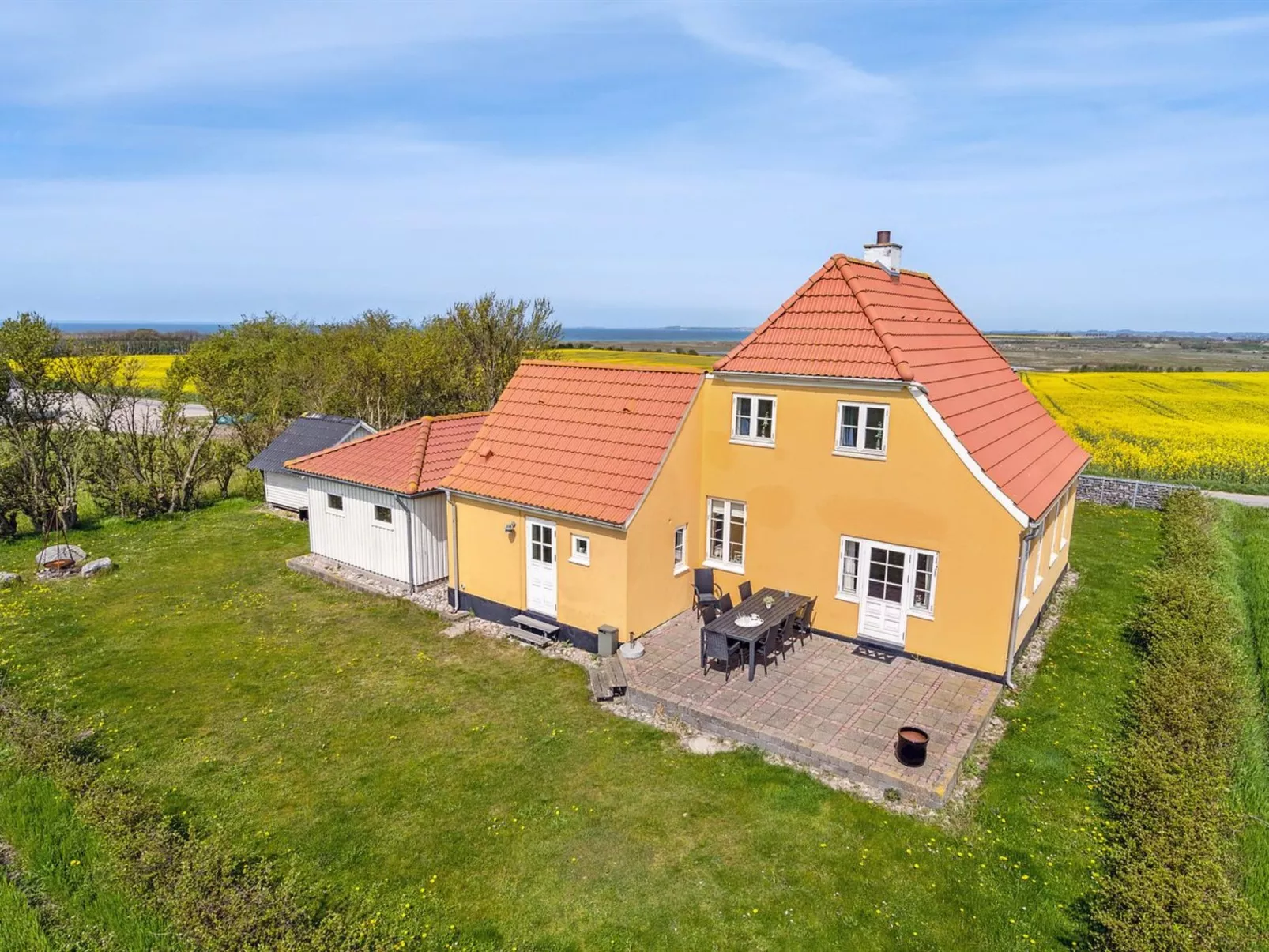 "Store" - 700m from the sea